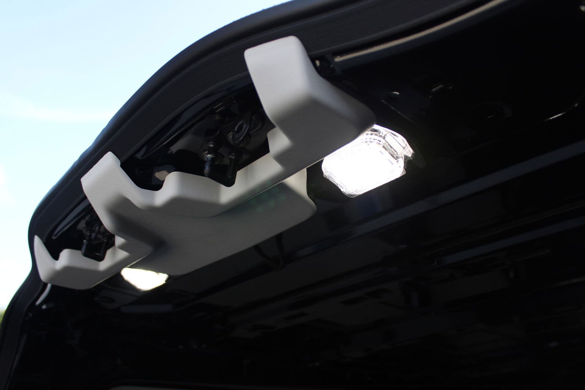 Ford Transit Custom 320 2.0 TDCI L2H1 Limited 150pk - Adaptive Cruise - Verwarmd stuur - Blind spot - Navigatie - Camera - Draadloos laden - Rijklaar thumbnail 24