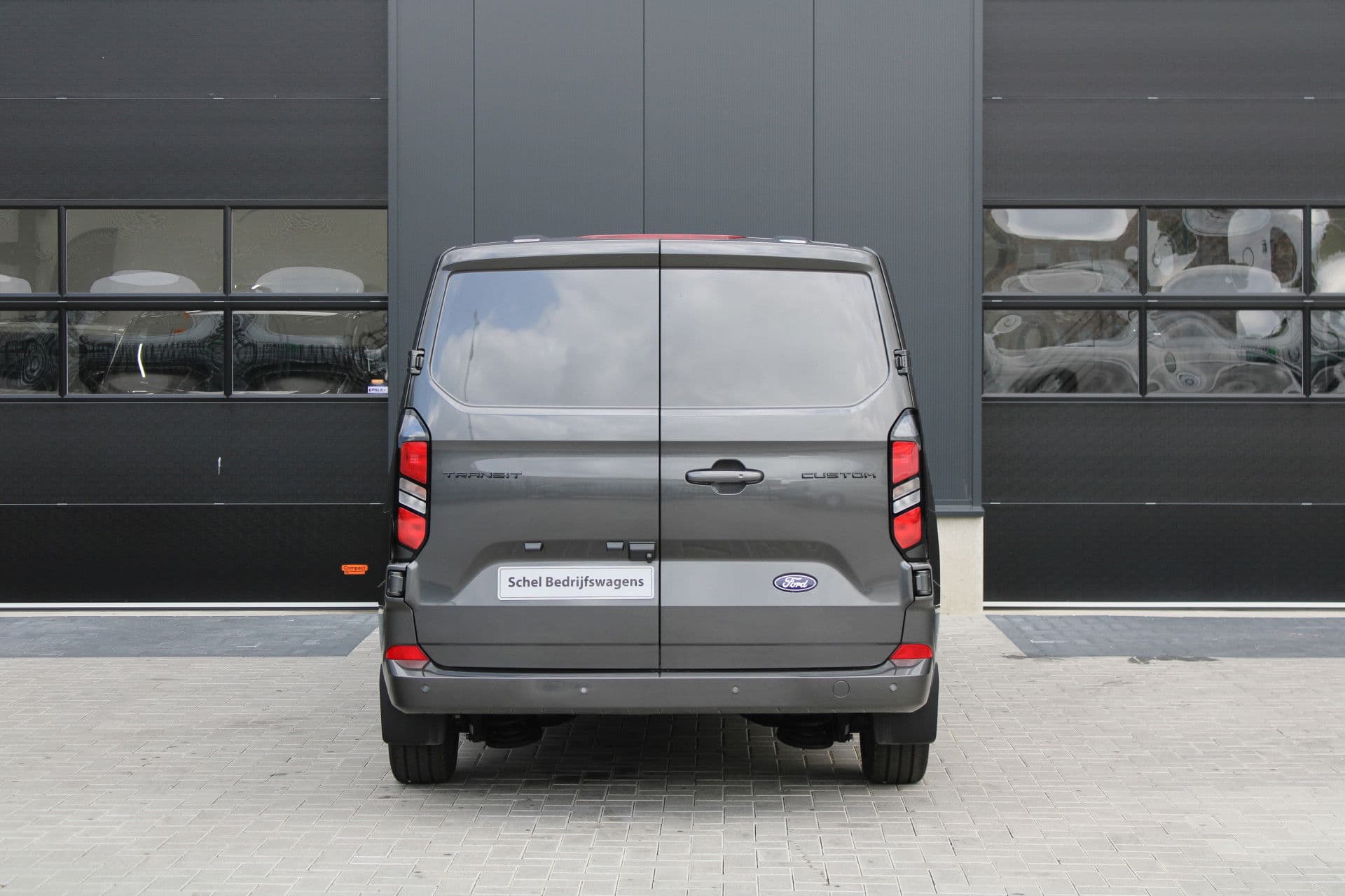 Ford Transit Custom 320 2.0 TDCI L2H1 Limited 150pk - Adaptive Cruise - Verwarmd stuur - Blind spot - Navigatie - Camera - Draadloos laden - Rijklaar thumbnail 7