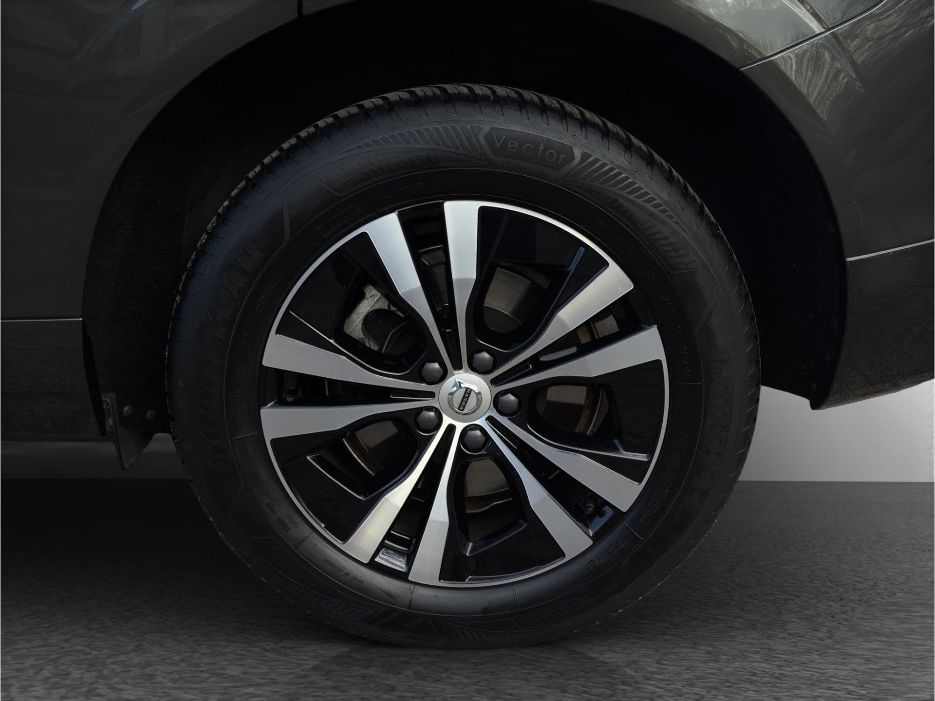 Volvo XC60 2.0 B5 Momentum Exclusive | Pano | Leder | 360* | H&K | thumbnail 7