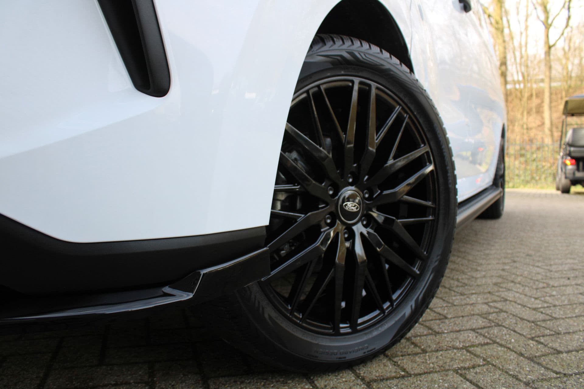 Ford Transit Custom 320 2.0 TDCI L2H1 Trend DC 136pk - Raptor Grill - Styling Pack - LM velgen - Betimmering - Camera - Trekhaak - LED koplampen - Rijklaar thumbnail 3