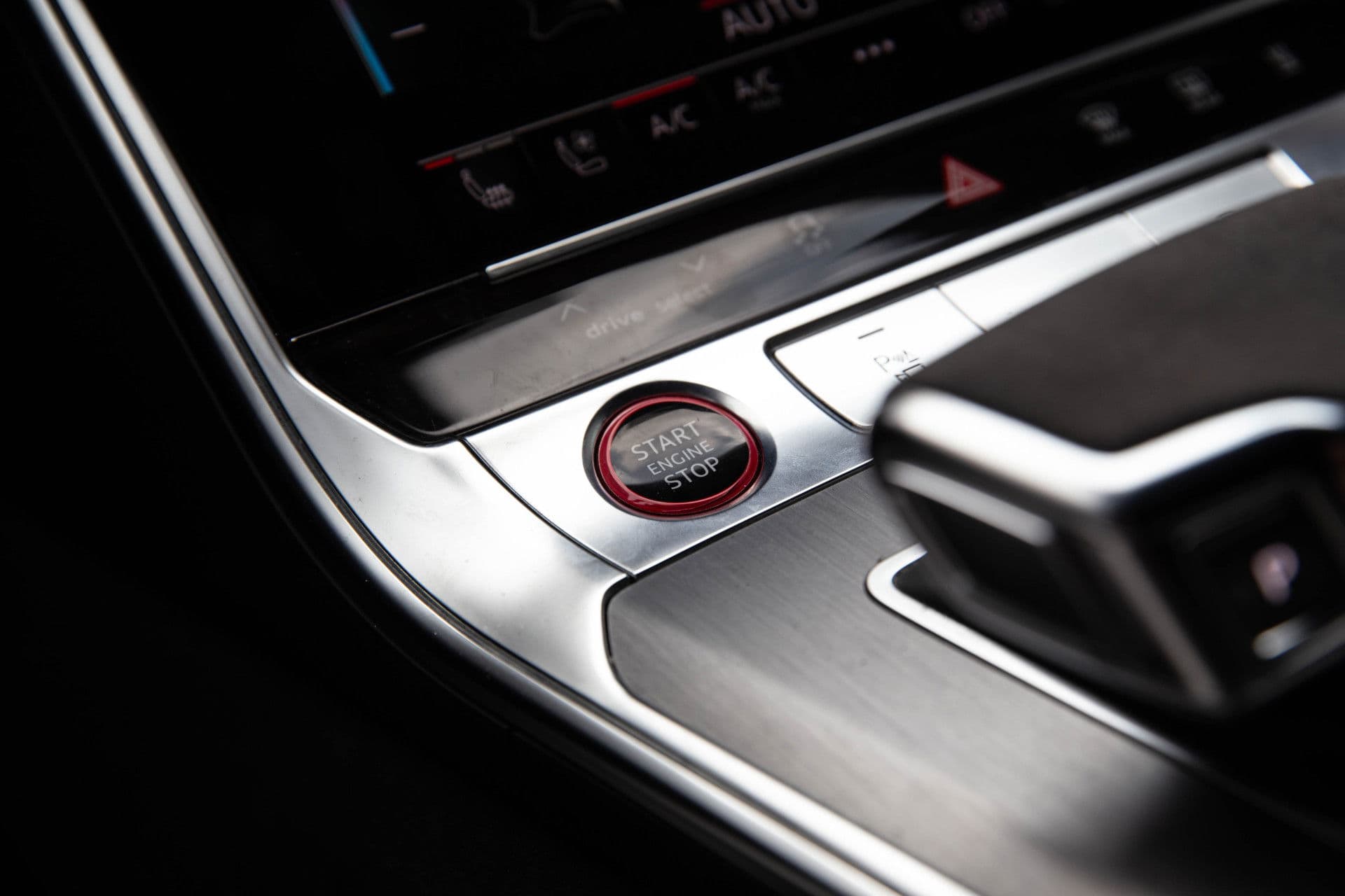 Audi RS6 Avant 4.0 TFSI Quattro , B&O Advanced, Nachtzicht, 4-wielsturing, Head-up display, Trekhaak, Laser thumbnail 30