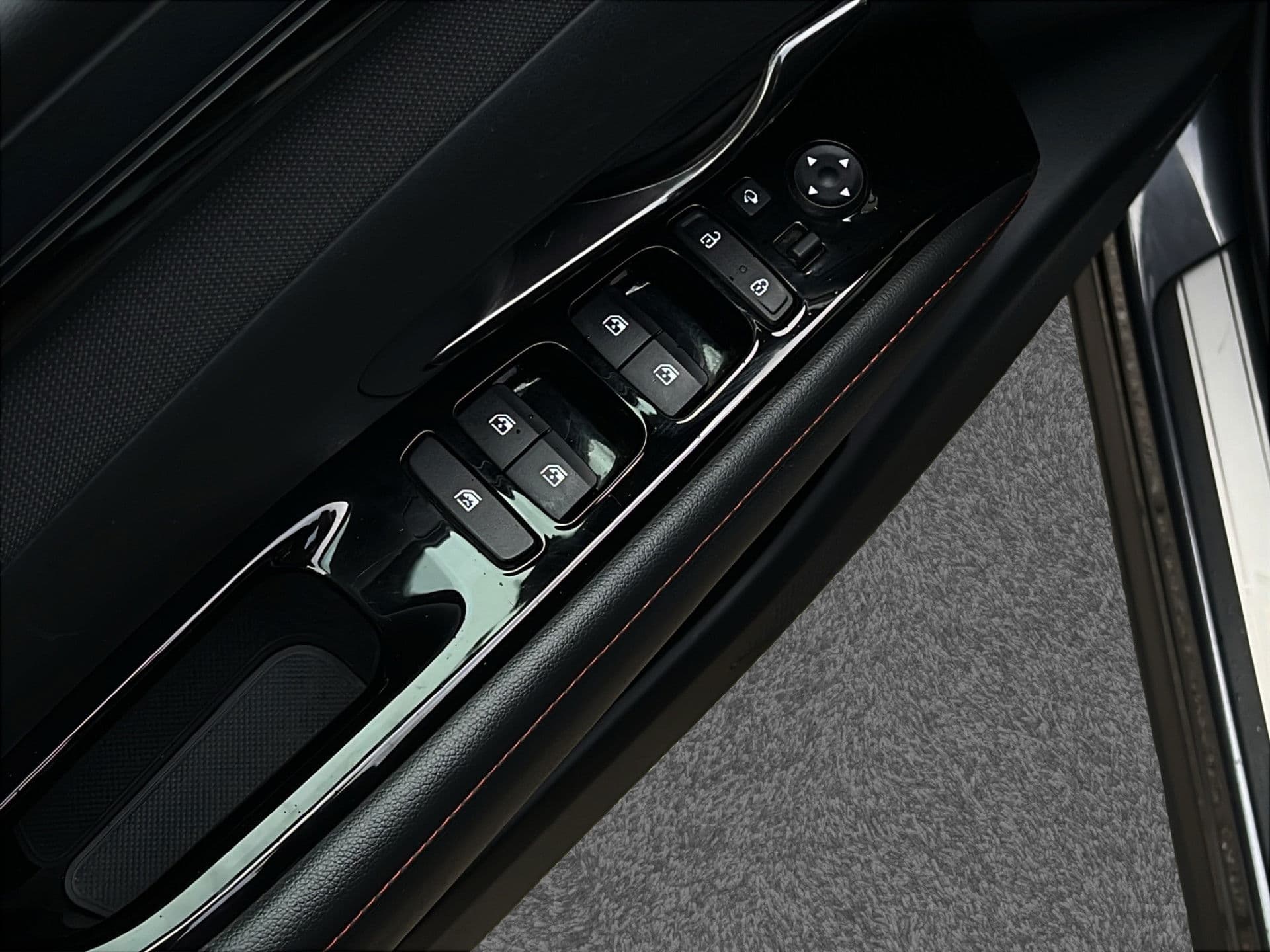 Hyundai Tucson 1.6 T-GDI PHEV N Line 4WD | 360 Cam | Apple Carplay | Stoel/ Stuur verw. thumbnail 13