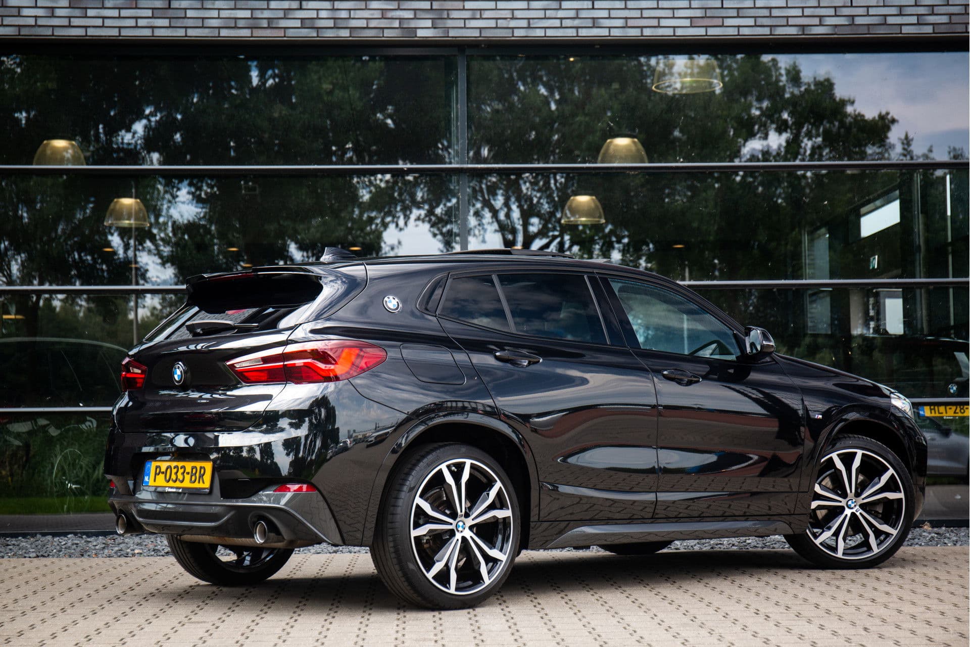 BMW X2 sDrive20i Business Edition , M-Sport, Panoramadak, Head-up display, BMW-Led thumbnail 3