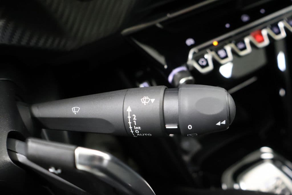 Peugeot 2008 1.2 Hybride 145 Allure | 360 Camera | Luxe thumbnail 17