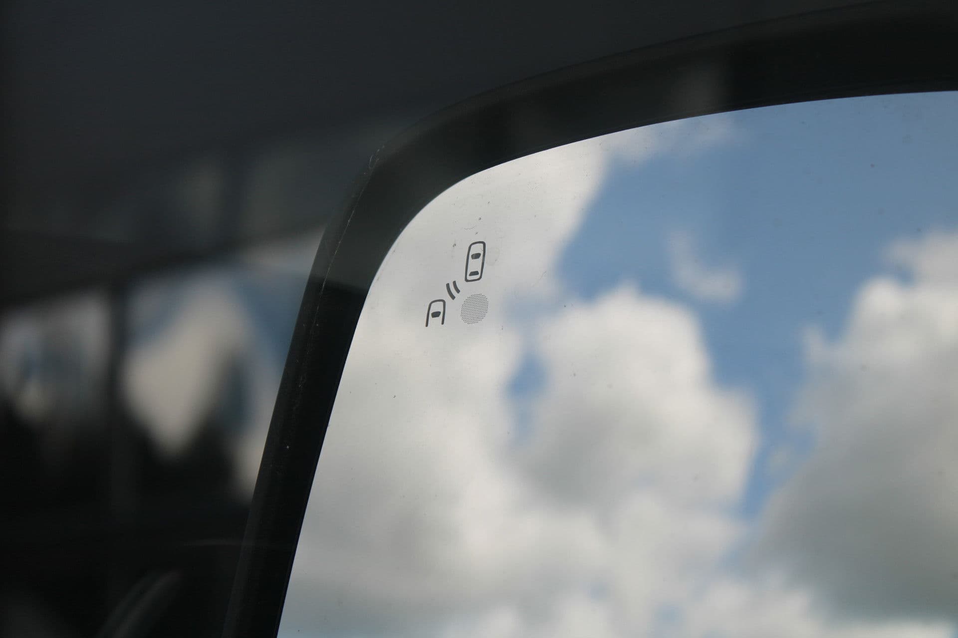 Ford Transit 350 2.0 TDCI L2H2 Limited 165pk - 2x Schuifdeur - Navi - 360 Camera - Adaptive Cruise - Xenon - Blind Spot - Rijklaar thumbnail 24