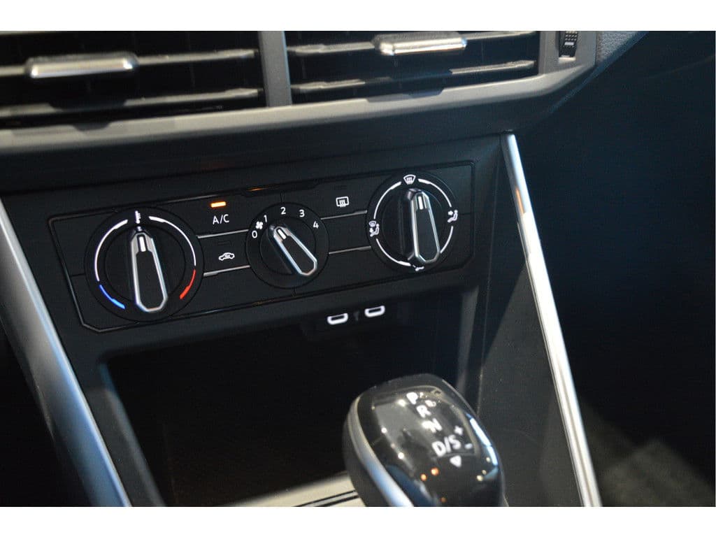 Volkswagen Polo 1.0 TSI Life Edition carplay camera led pdc 95 pk !! thumbnail 21