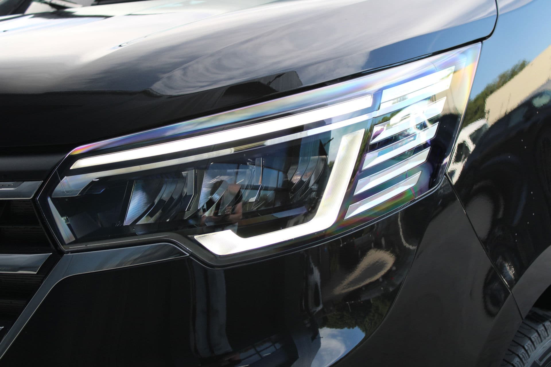 Renault Trafic 2.0 Blue dCi 170pk T29 L2H1 Extra DC - 2x Schuifdeur - Carplay - LED - Blind Spot - Navigatie - Camera - Trekhaak - Stoelverwarming - Rijklaar thumbnail 39