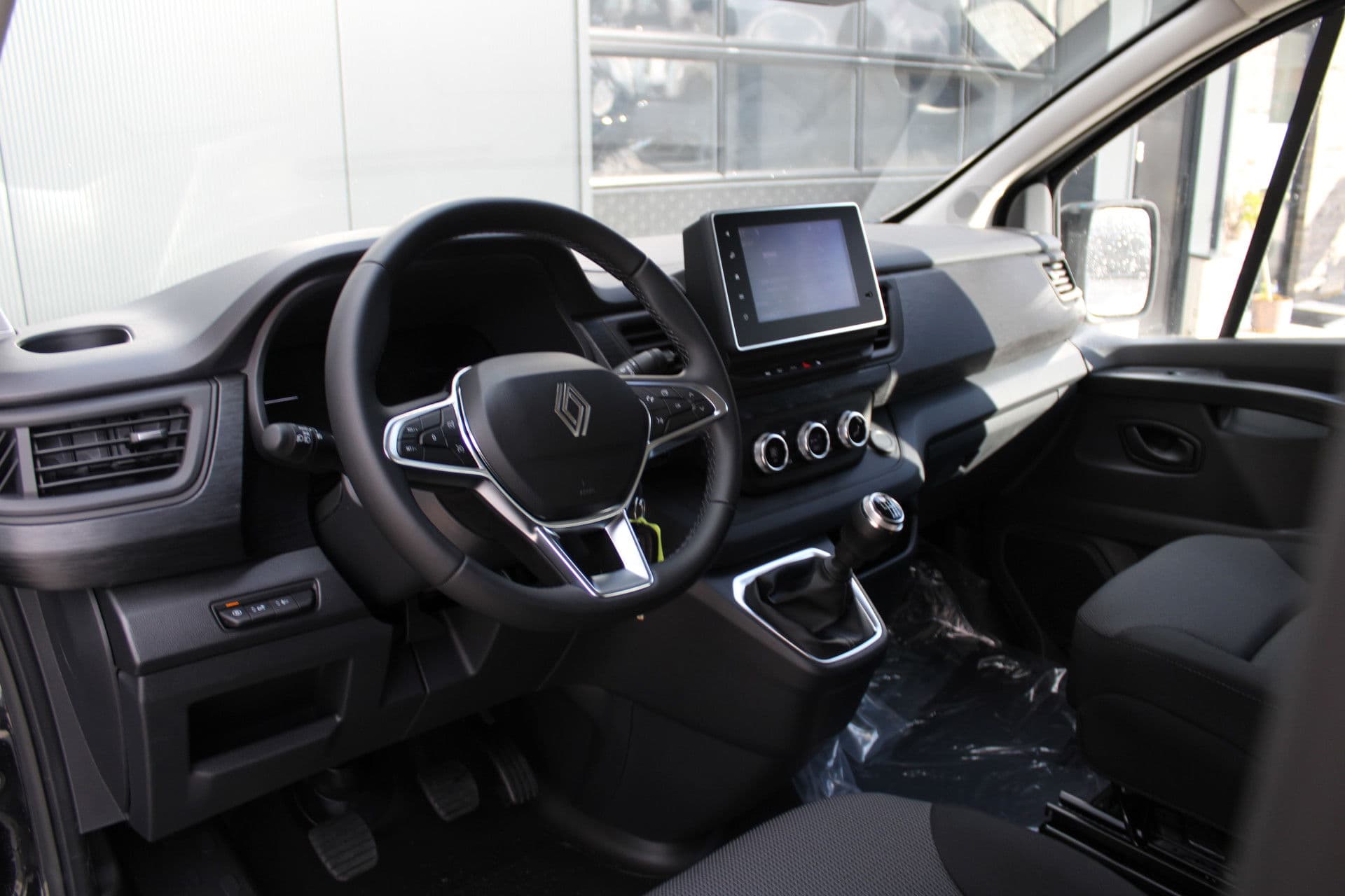 Renault Trafic 2.0 Blue dCi 130pk T29 L2H1 Advance Dubbele Cabine - Carplay - Android - 2x Schuifdeur - Passagiersstoel - Camera - LED - Rijklaar thumbnail 15