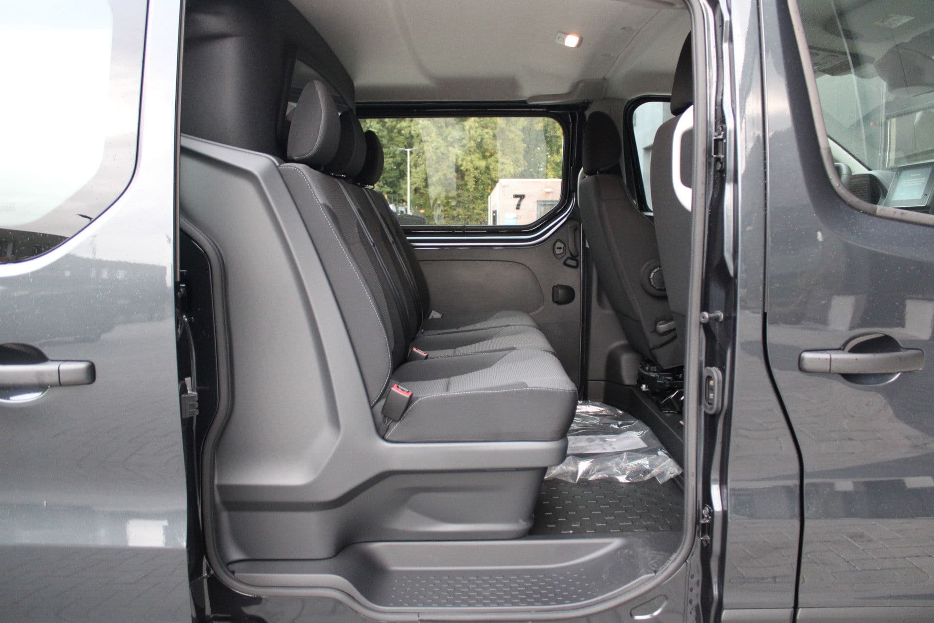 Renault Trafic 2.0 Blue dCi 130pk T29 L2H1 Advance Dubbele Cabine - Carplay - Android - 2x Schuifdeur - Passagiersstoel - Camera - LED - Rijklaar thumbnail 37