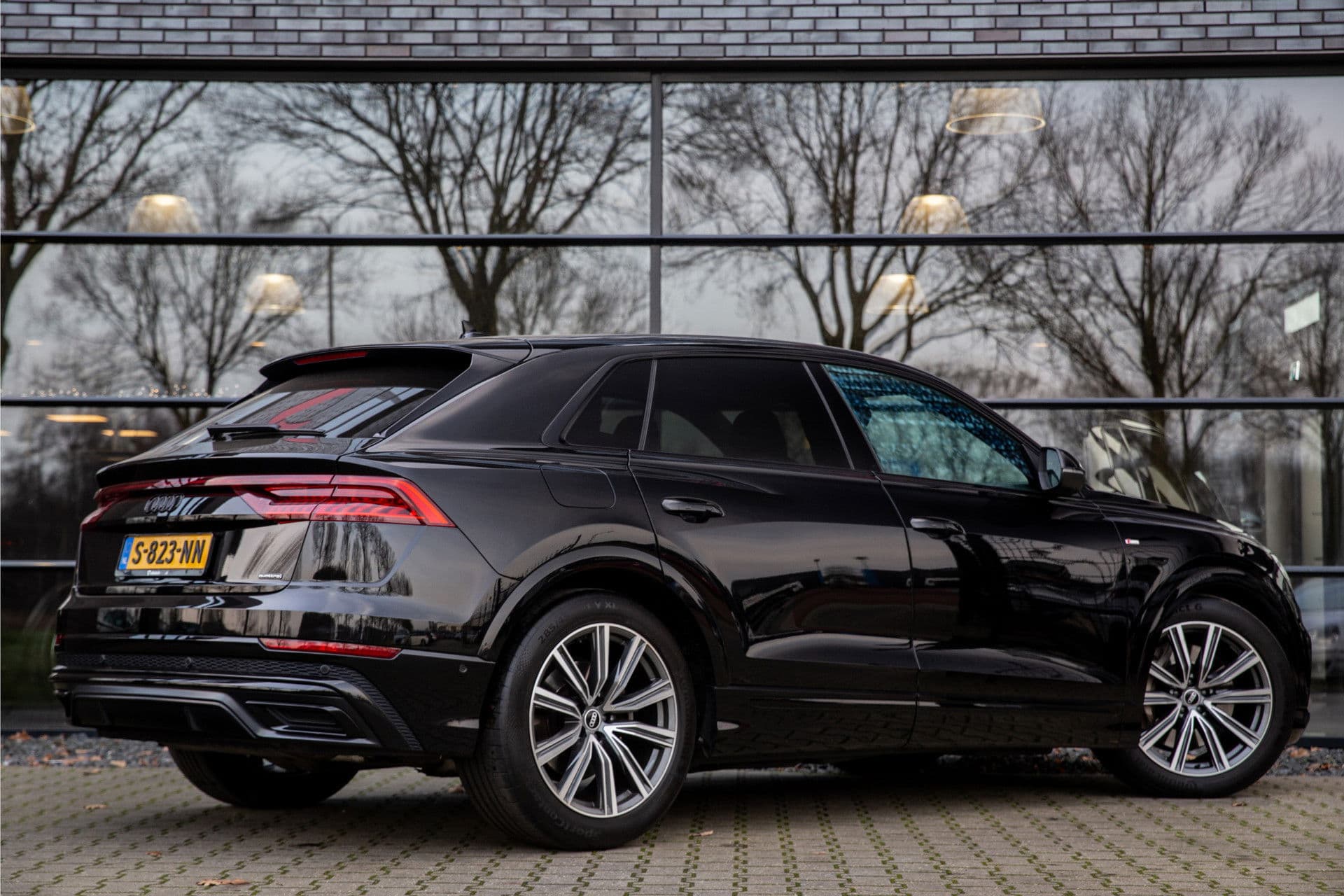 Audi Q8 55 TFSI e quattro Pro Line Advanced , RS-zetels, 3D-camera, Luchtvering, Head-up display, Apple Carplay, thumbnail 2