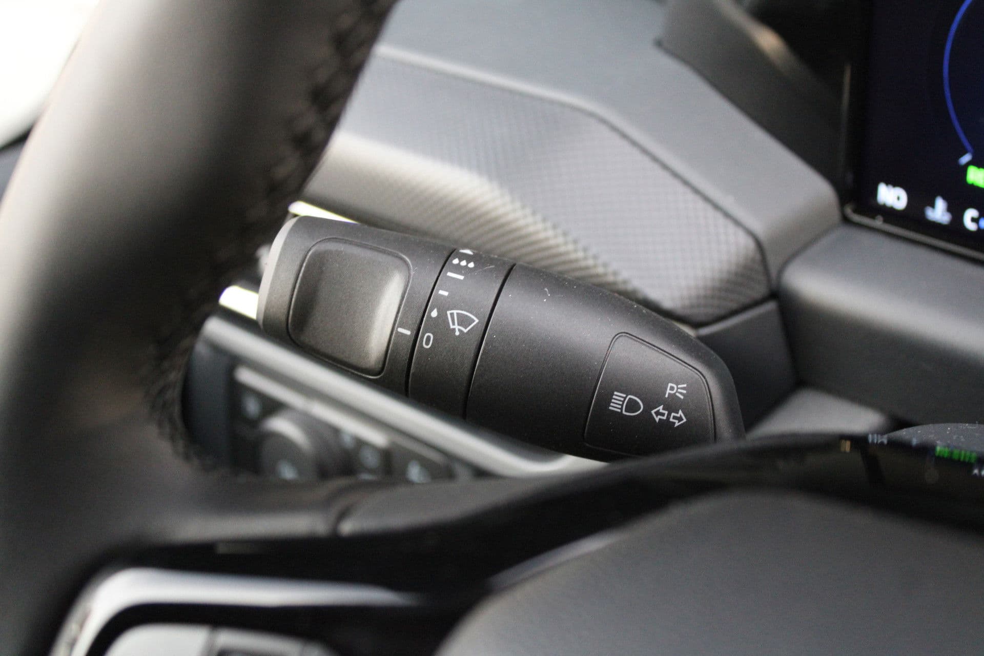 Ford Transit Custom 320 2.5 PHEV L2H1 Limited 232pk - 2x Schuifdeur - Trekhaak - Stoel/Stuurverwarming - Blindspot - Keyless - Rijklaar thumbnail 21