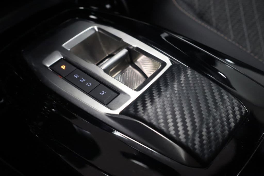 Peugeot 2008 1.2 Hybride 145 Allure | 360 Camera | Luxe thumbnail 18