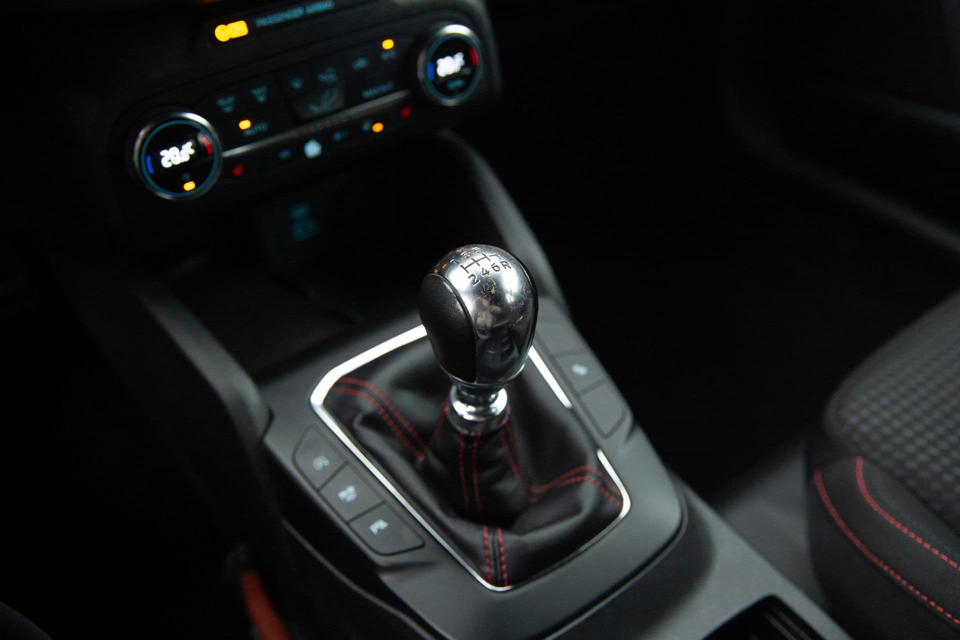 Ford FOCUS Wagon 1.0 EcoBoost Hybrid ST Line , Keyless entry, Winterpack, thumbnail 5