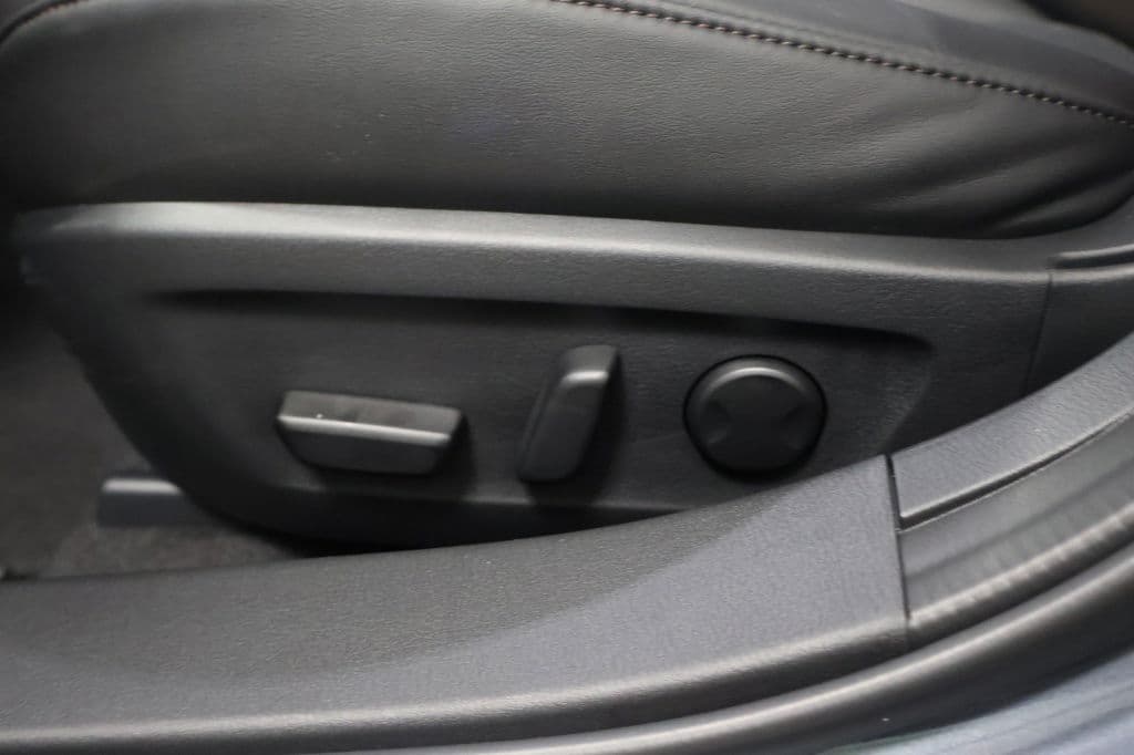 Mazda 3 2.0 e-SA-G Exclusive-line | Leder | All-Weather banden thumbnail 6