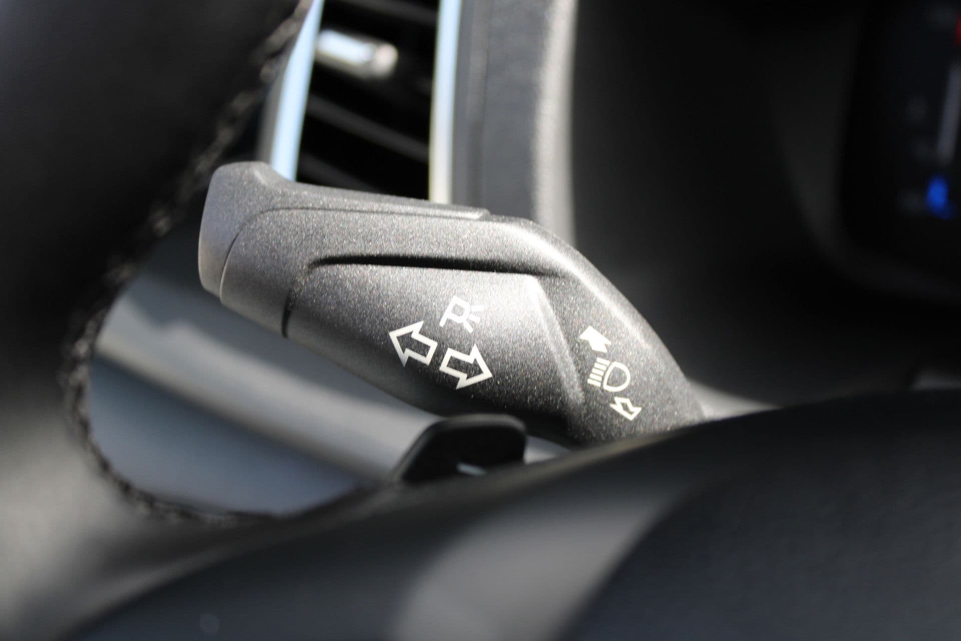 Ford Transit 350 2.0 TDCI L2H2 Trend 165pk - Facelift - Adaptive Cruise - Navigatie - Blind Spot - 360 Camera - Stoel - Stuurverwarming - Rijklaar thumbnail 14