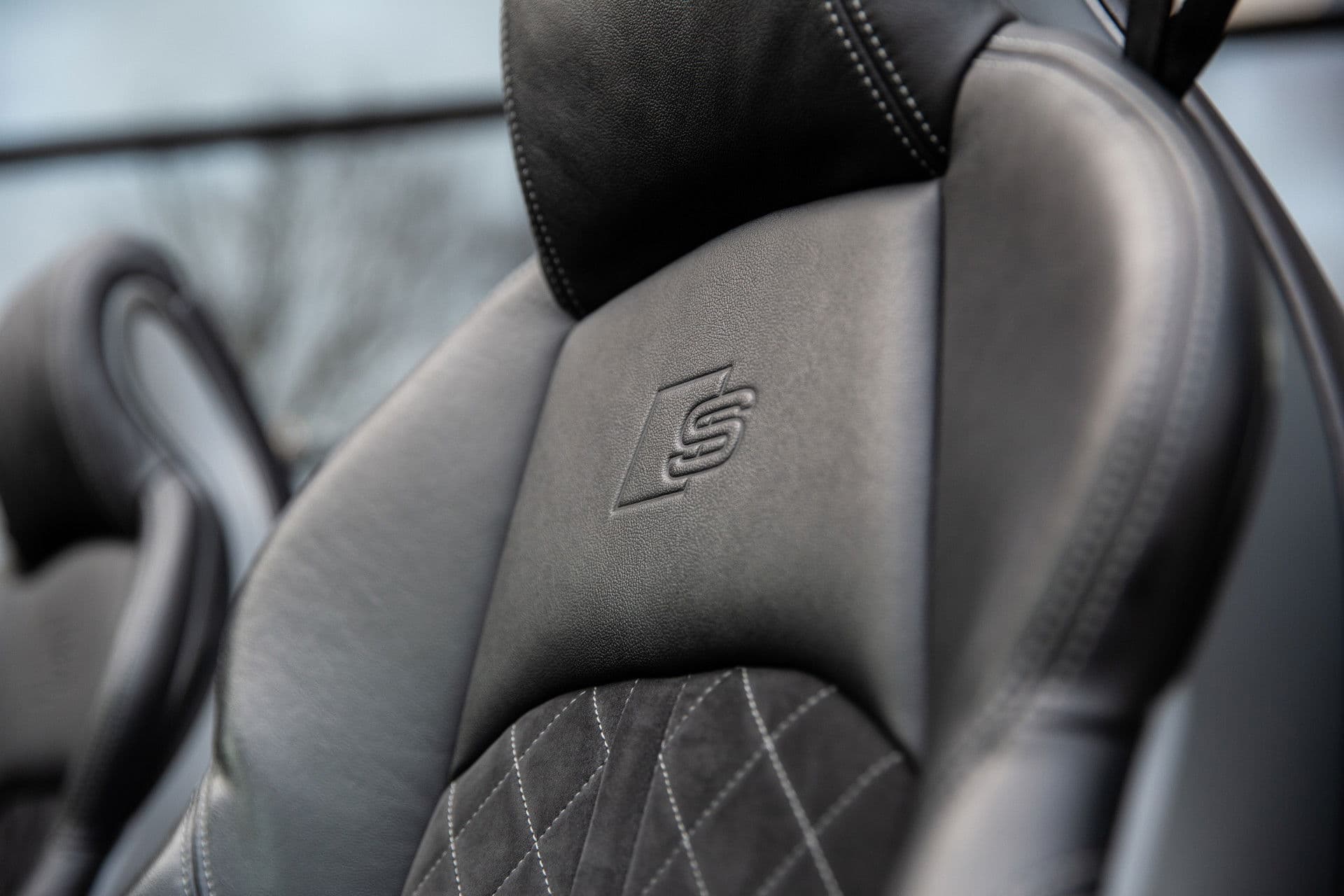 Audi S5 Cabriolet 3.0 TFSI S5 quattro 480pk , Laser, Bang&Olufsen, Eventuri, Quantum Grau thumbnail 27