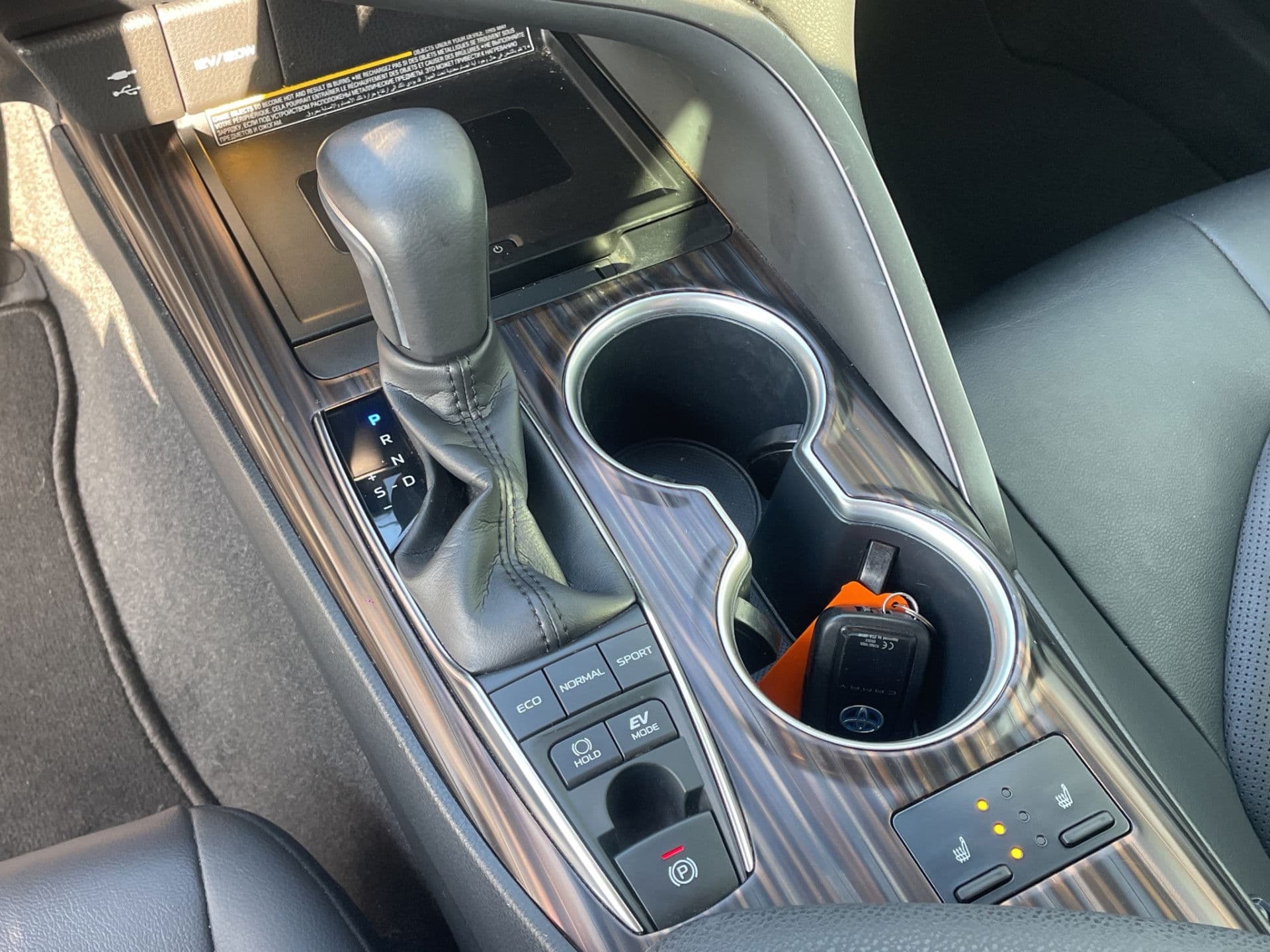 Toyota Camry 2.5 Hybrid Business + Blindspot | leder | Camera! thumbnail 22