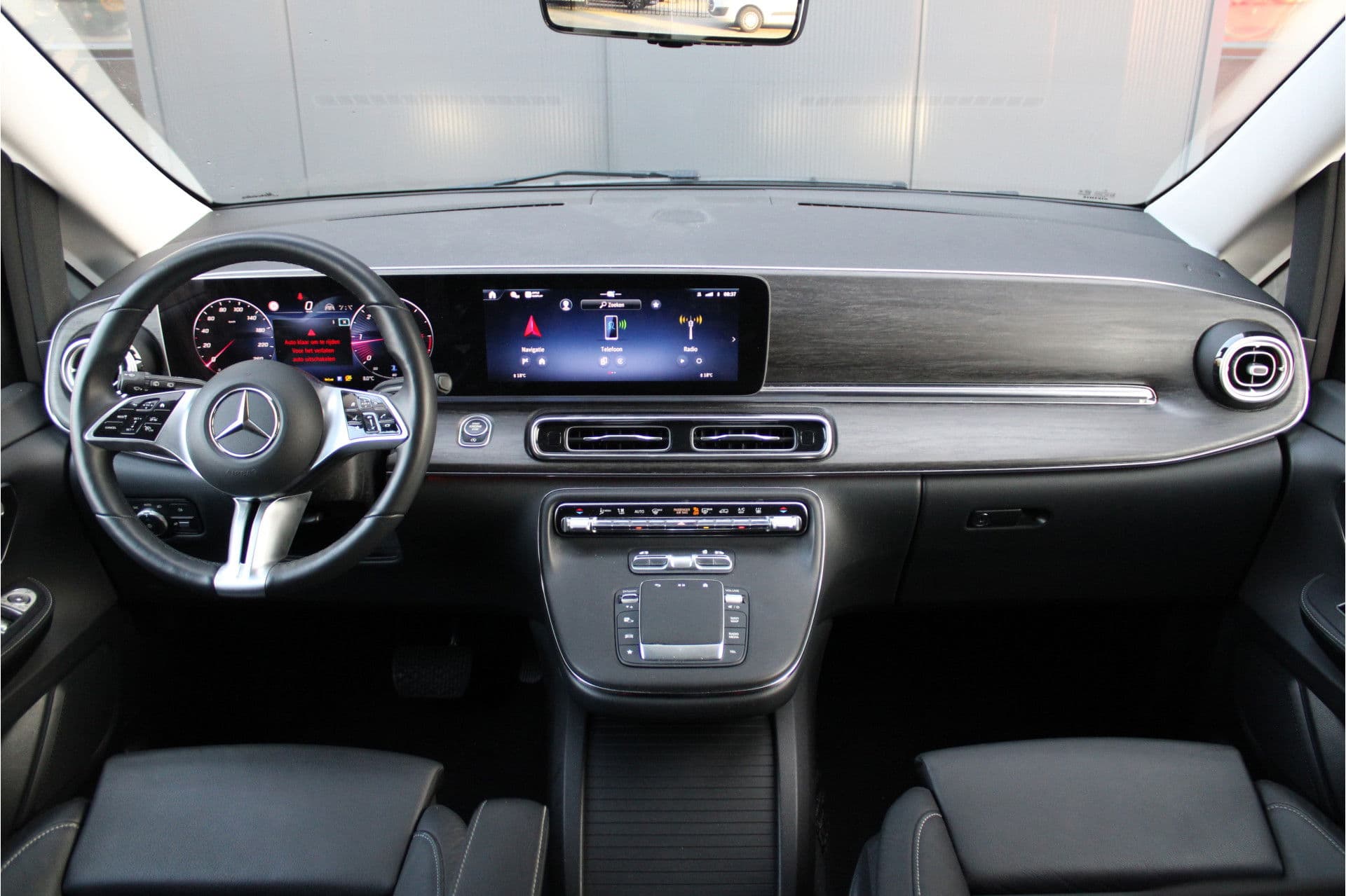 Mercedes-Benz V-Klasse 300d - Avantgarde - DC - 4-matic - 360 Cam - Multibeam - Elektrische schuifdeuren - Digitale spiegel - Volle auto - Rijklaar thumbnail 14