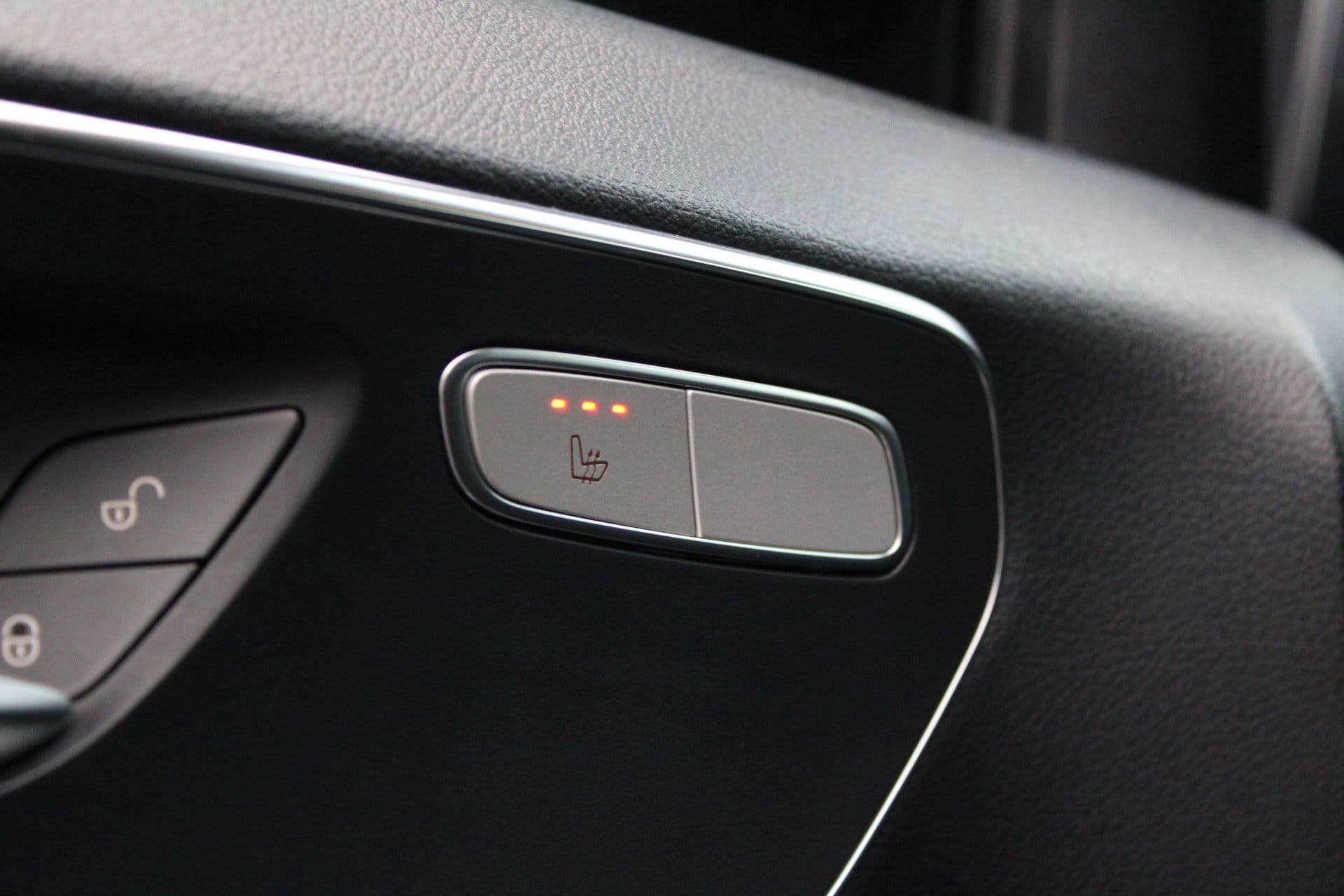 Mercedes-Benz EVito Extra Lang 66 kWh 116pk - Leder - Camera - LED - Carplay/Android - PDC - Stoelverwarming - Snelladen - Rijklaar thumbnail 19