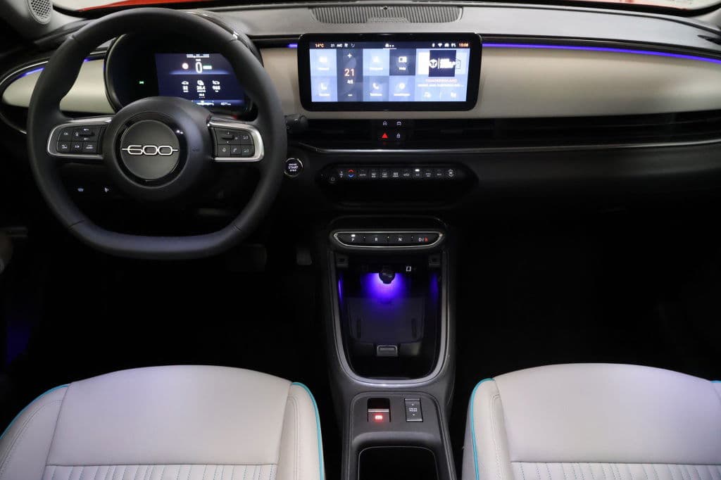 Fiat 600E La Prima 54 kWh thumbnail 7