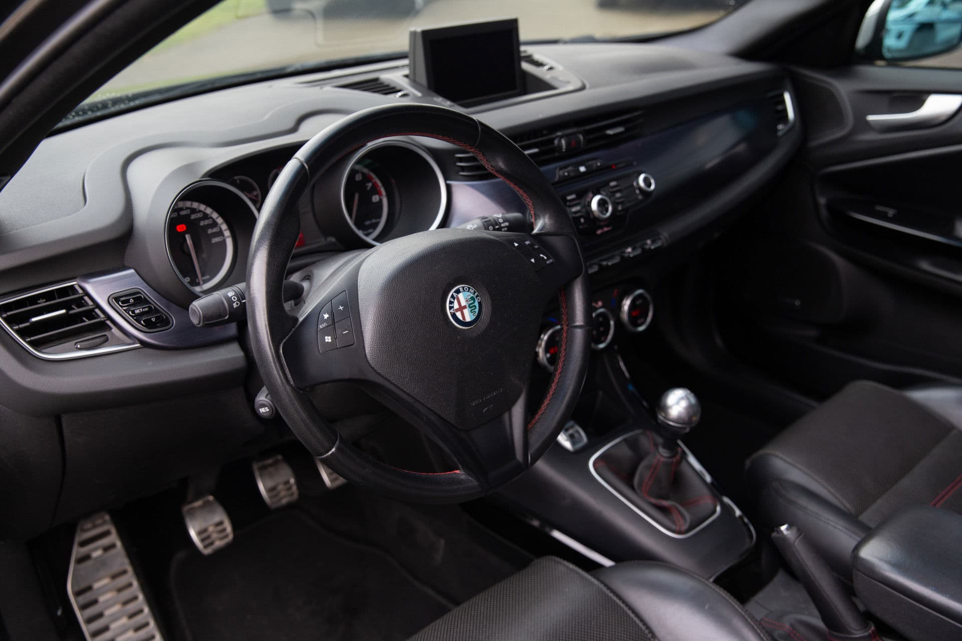 Alfa Romeo Giulietta 1.7 TBi Quadrifoglio Verde , Panoramadak, Cruise control, Goed onderhouden! thumbnail 5