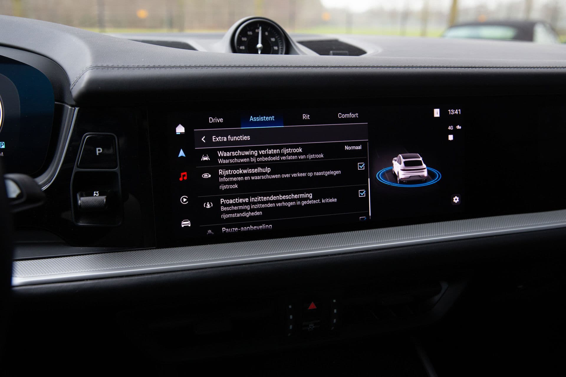 Porsche Cayenne Coupé 3.0 E-Hybrid , Panoramadak, Bijrijdersdisplay, Trekhaak, Sport Design, Origineel NL thumbnail 19