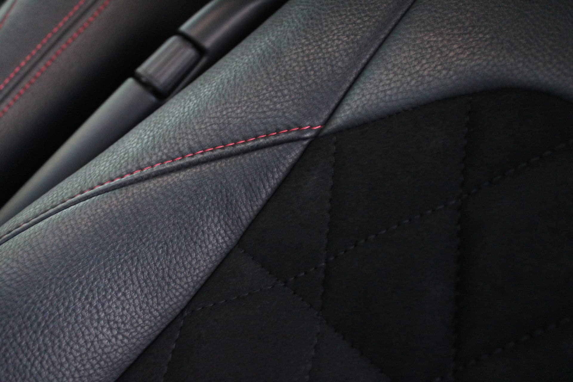 Volkswagen Transporter 2.0 TDI L2H1 28 Bulli 150pk - 20 Inch - Camera - Trekhaak - Leder - ACC - LED - Rijklaar thumbnail 27