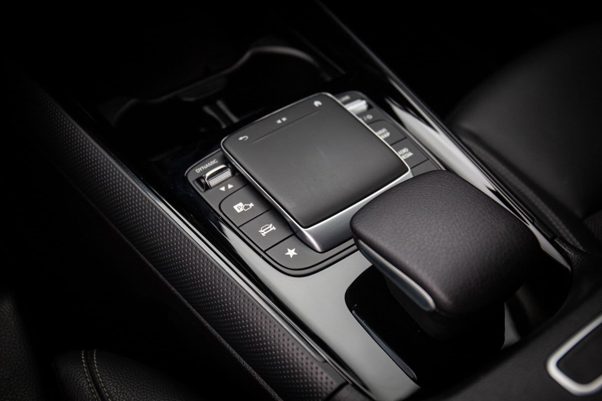 Mercedes-Benz GLA 250 e Business Solution AMG Limited , Trekhaak, Camera, Stoelverwarming, Cruise control thumbnail 21