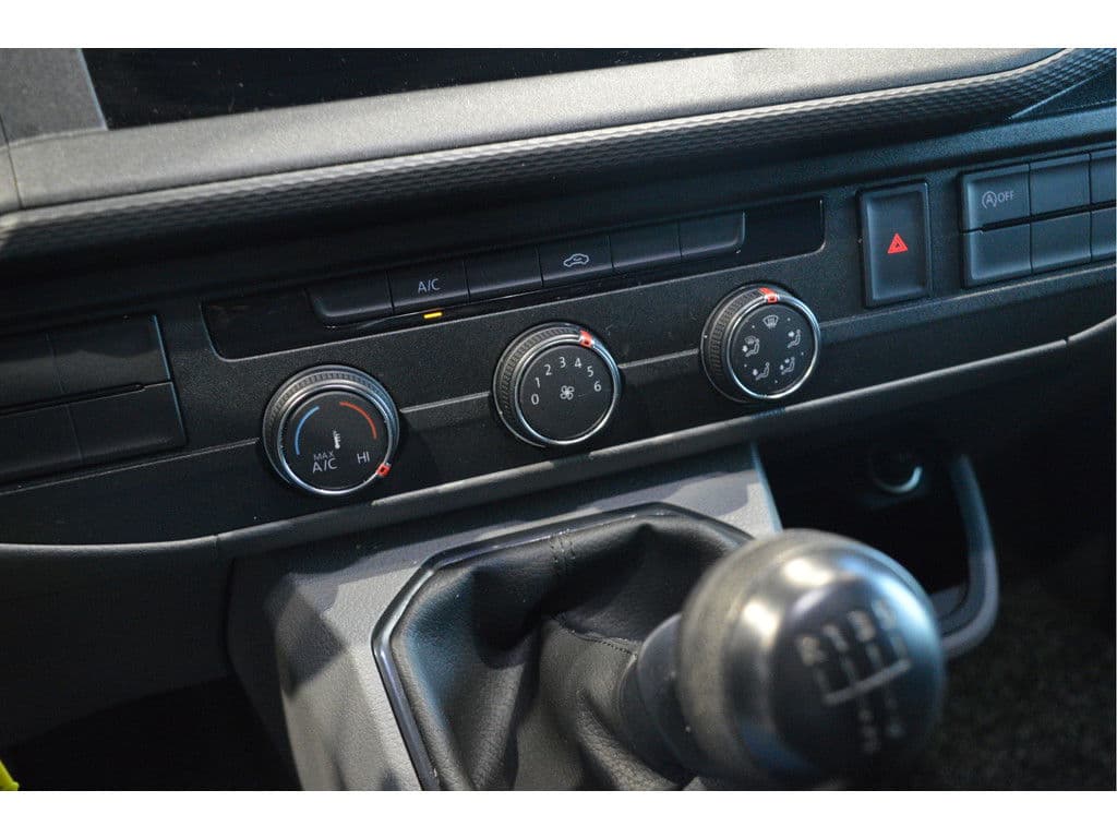 Volkswagen Transporter 2.0 TDI L2H1 navi airco cruise pdc trekhaak 110 pk !! thumbnail 22