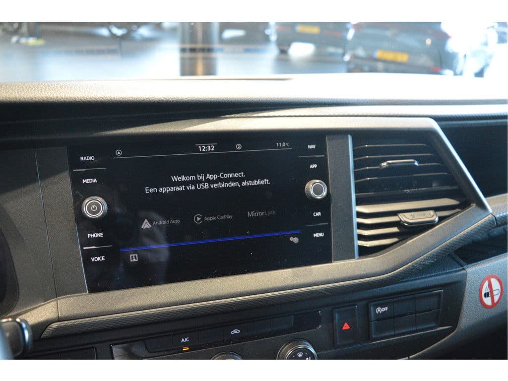 Volkswagen Transporter 2.0 TDI L2H1 airco cruise navi trekhaak pdc 150 pk !! thumbnail 18