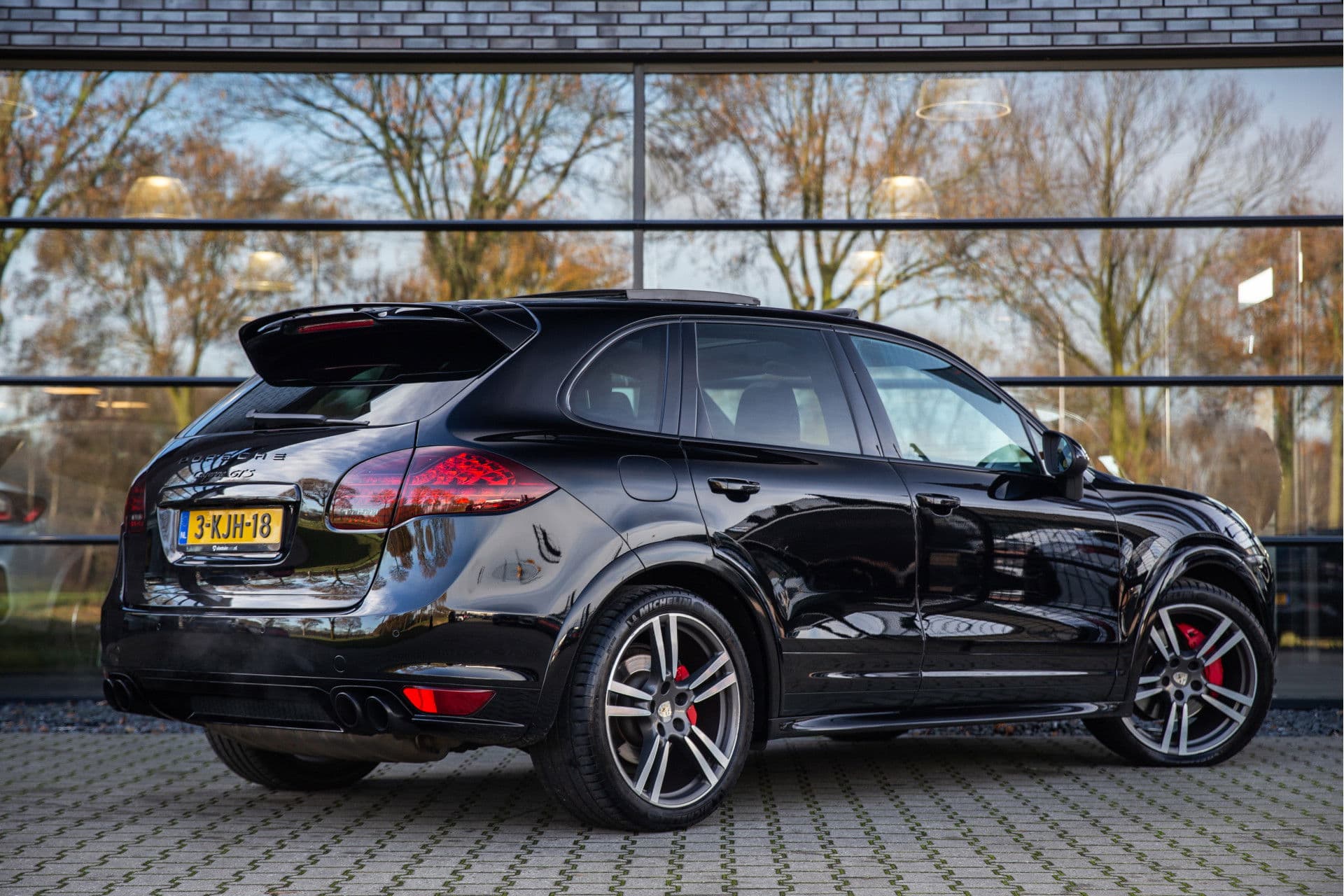 Porsche Cayenne 4.8 GTS , Panoramadak, Cruise control, Memory-seat, Achteruitrijcamera thumbnail 2