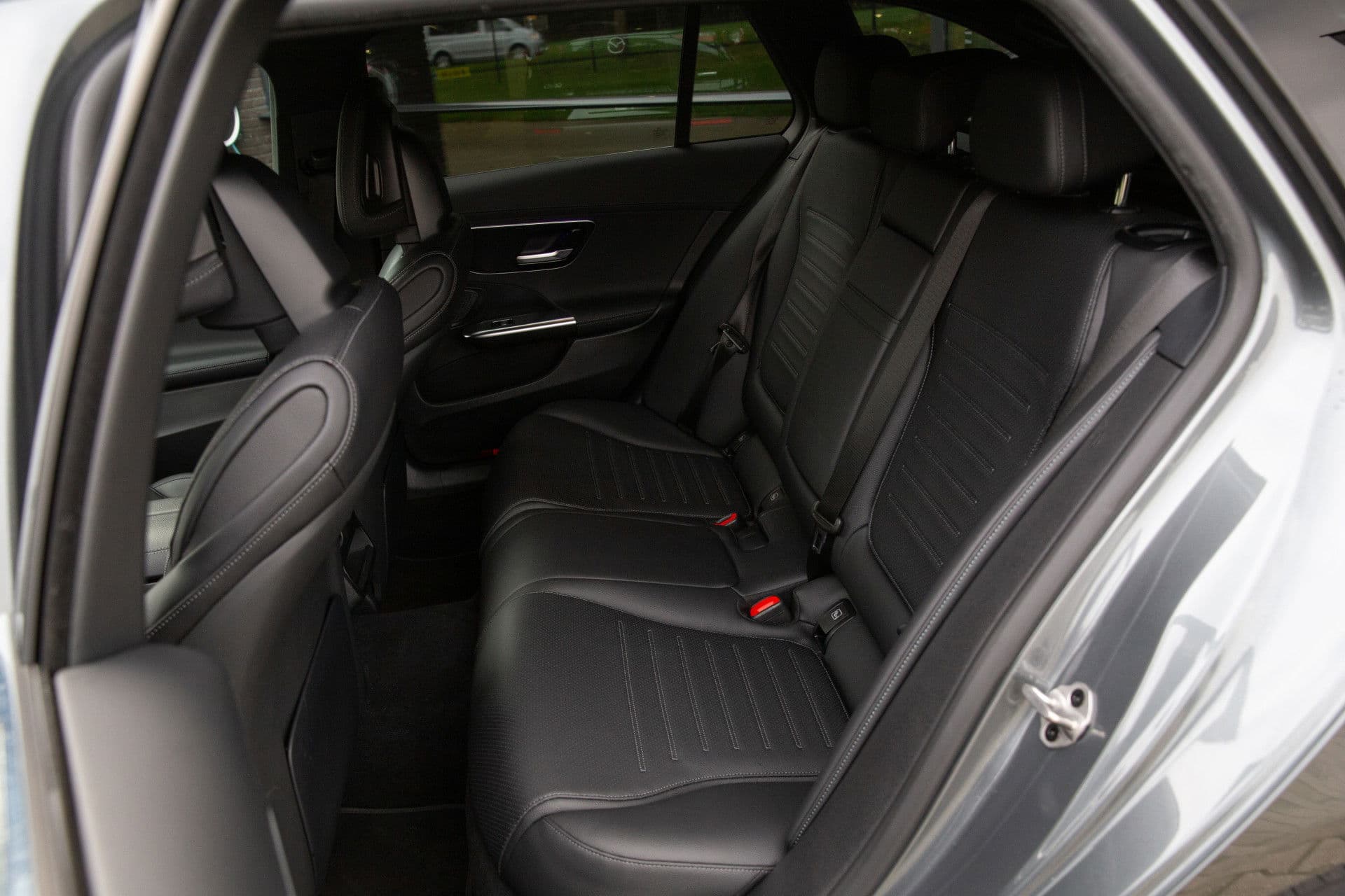 Mercedes-Benz C-Klasse Estate 200 Launch Edition AMG Line , Virtual cockpit, Leer, Sfeerverlichting, thumbnail 9