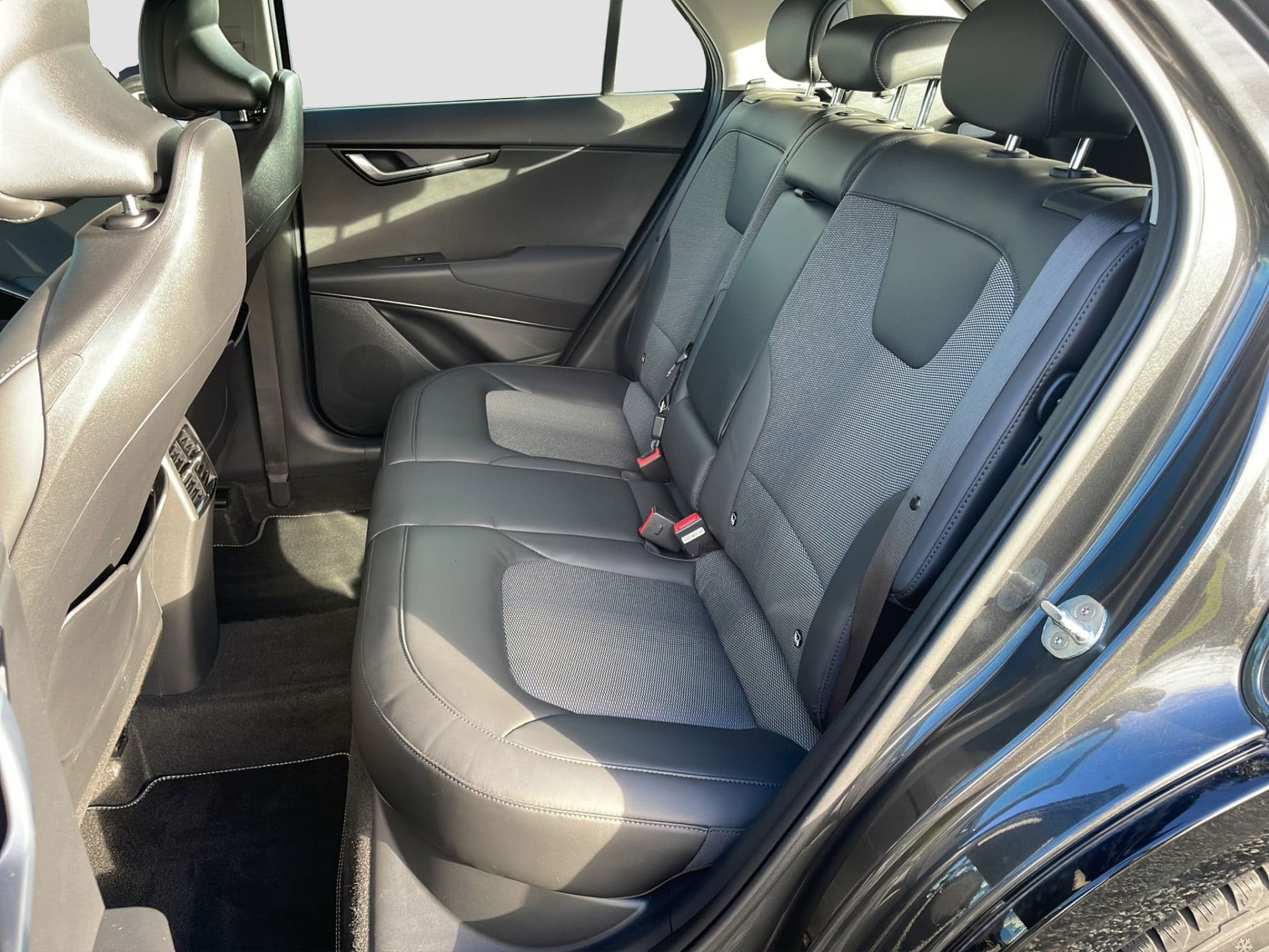 Kia Niro 1.6 GDi PHEV Dyn+PlusLine | Ad.cruise | Halfleder | Stoel-Stuurverw. | El.stoel thumbnail 21