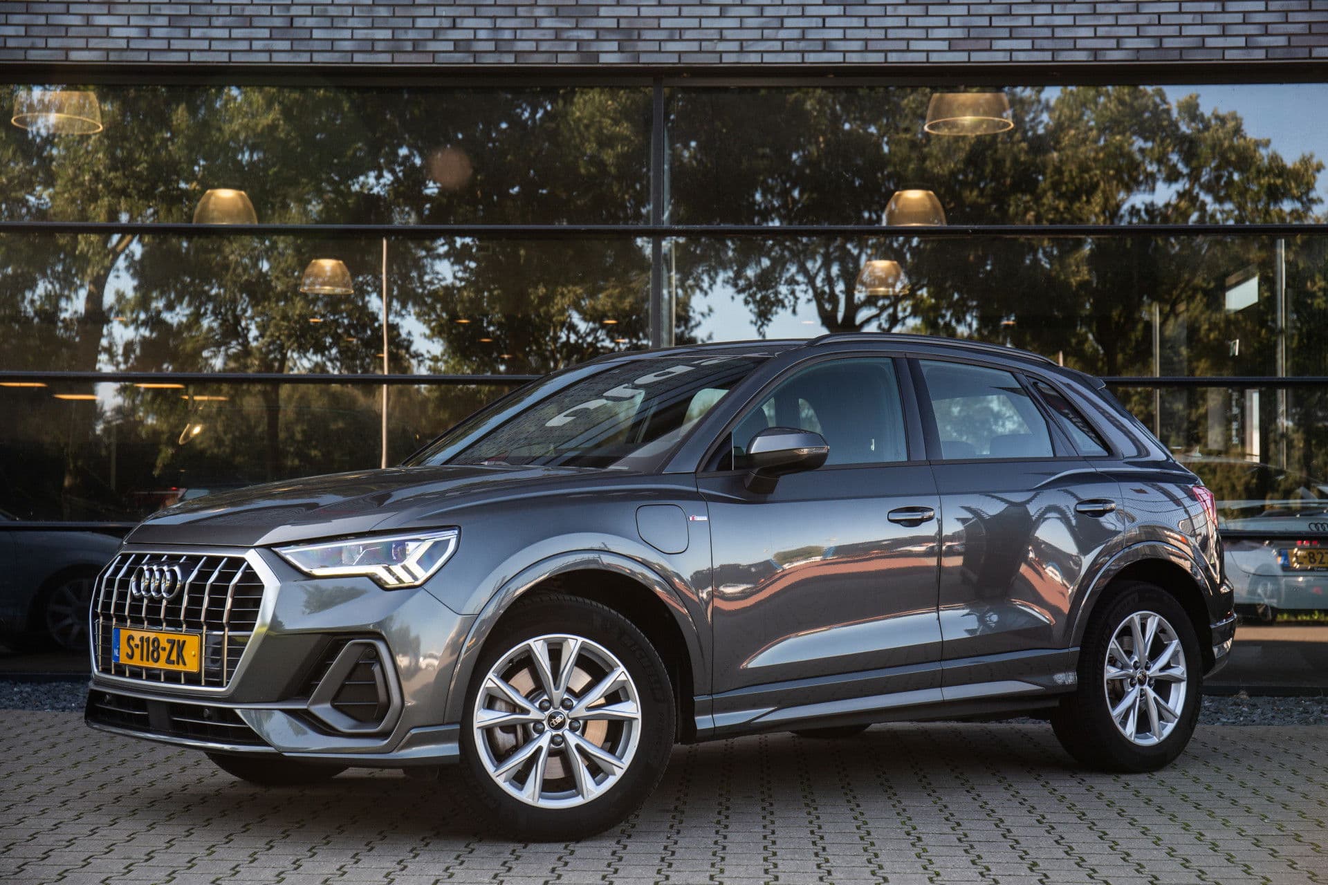 Audi Q3 45 TFSI e S edition , Trekhaak, S-Line, Achteruitrijcamera, Leder, Stoelverwarming, thumbnail 6