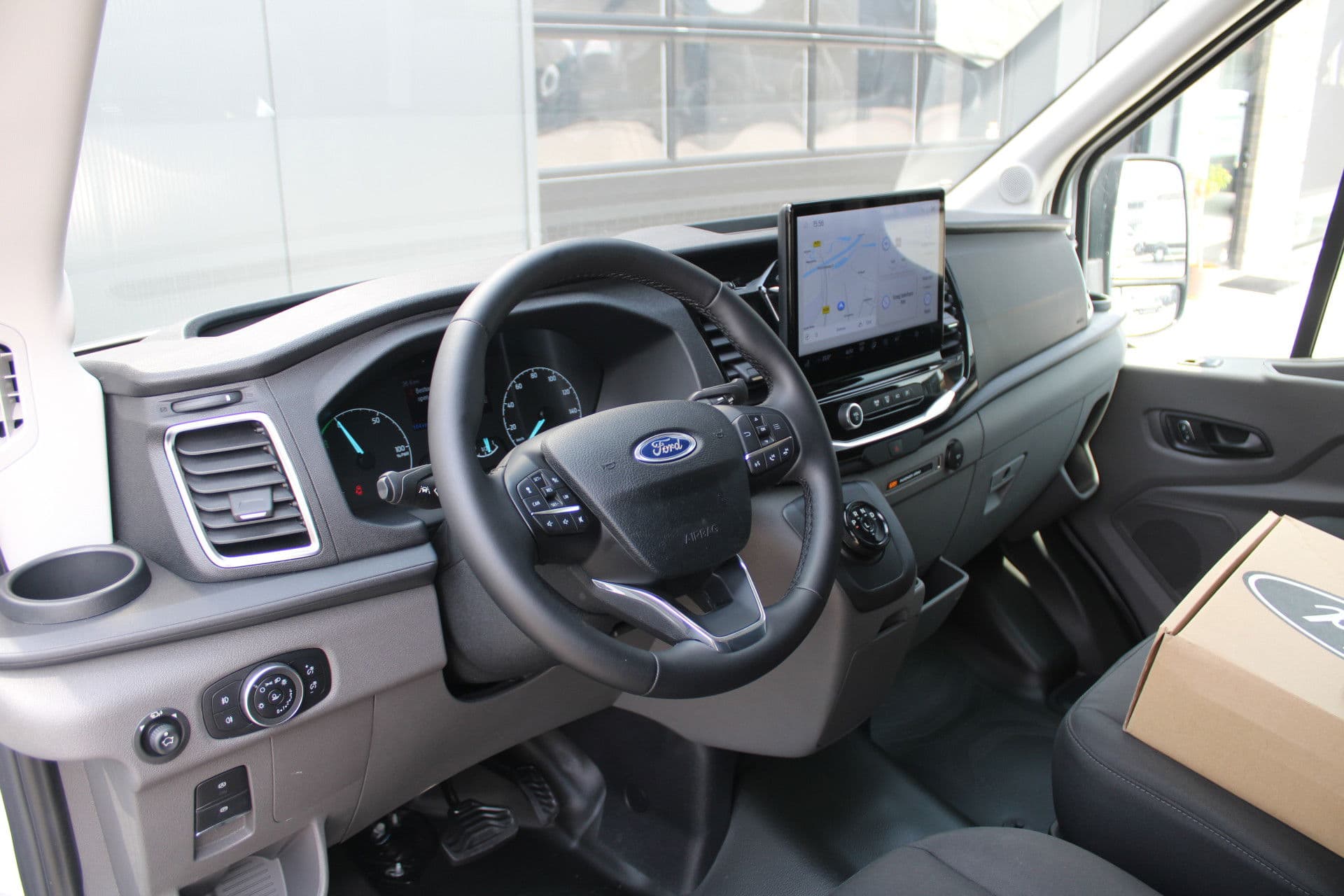 Ford E-Transit 350 L3H2 Trend 68 kWh Vol Elektrisch - 360 Camera - Pro Power Onboard - Dodehoek Assistent - Rijklaar thumbnail 2