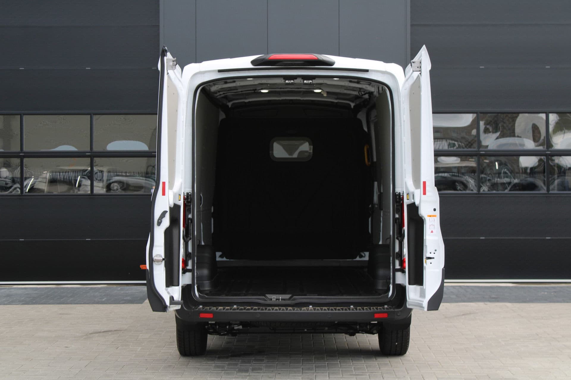 Ford Transit 350 2.0 TDCI L3H2 Trend 130pk Trend - Facelift - Xenon - Carplay - Android - Camera - Airbag Passagier - Rijklaar thumbnail 9