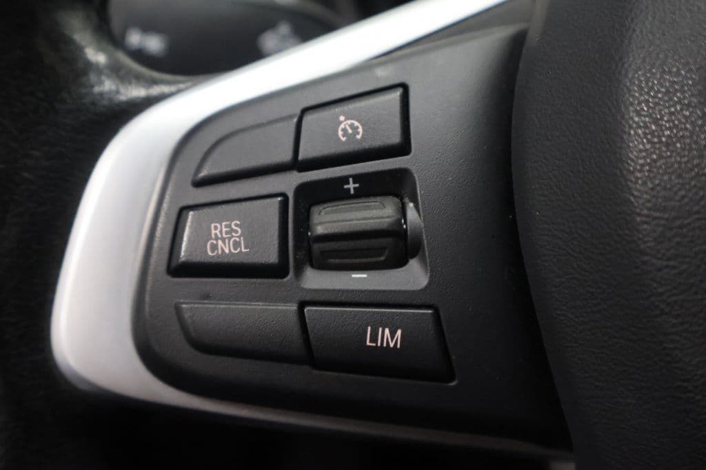 BMW X1 sDrive20i High Executive thumbnail 12