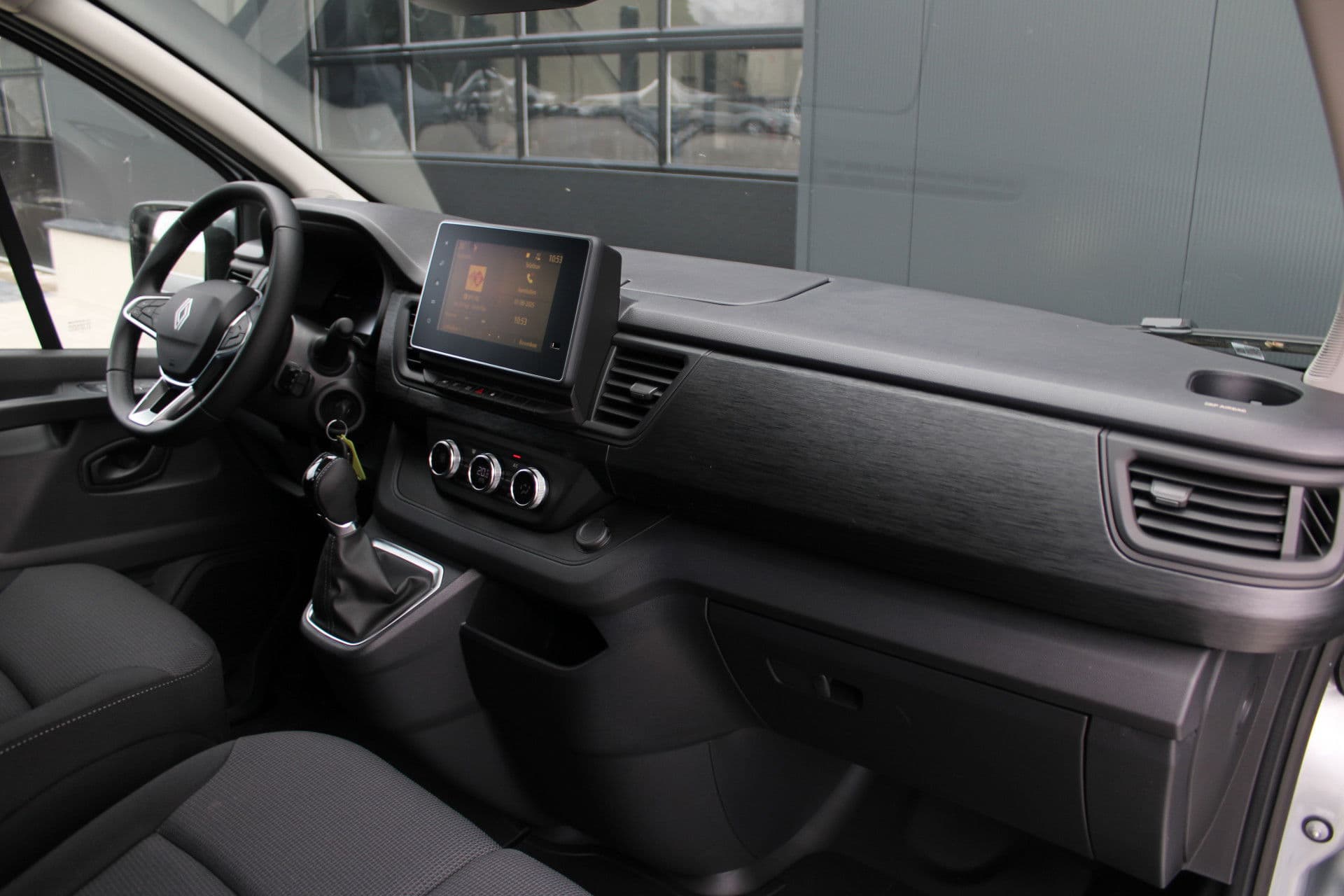 Renault Trafic 2.0 Blue dCi 150pk T30 L2H1 Advance - Achteruitrijcamera - Carplay - Android - Allseason - Trekhaak - Rijklaar thumbnail 35