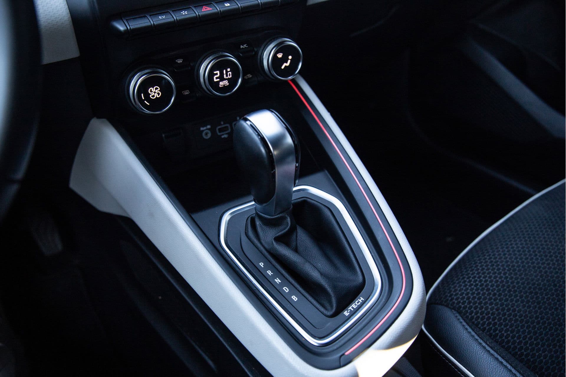 Renault Clio 1.6 E-Tech Hybrid 140 Zen , Carplay, Camera, Keyless entry, thumbnail 6