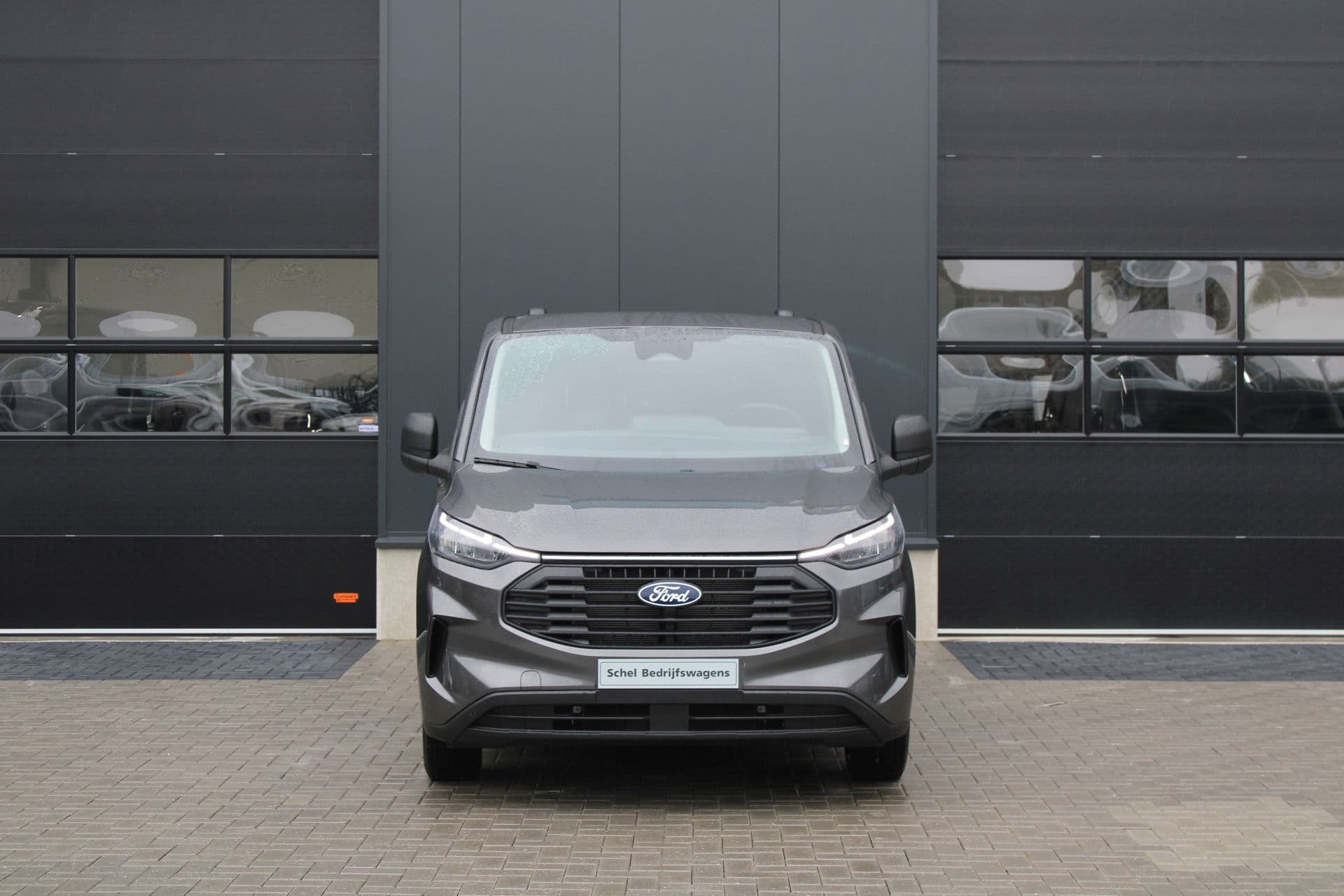 Ford Transit Custom 320 2.0 TDCI L2H1 Trend 136pk - Carplay - Android - LED koplampen - Verwarmd stuurwiel - Stoelverwarming - 70l tank - Rijklaar thumbnail 2