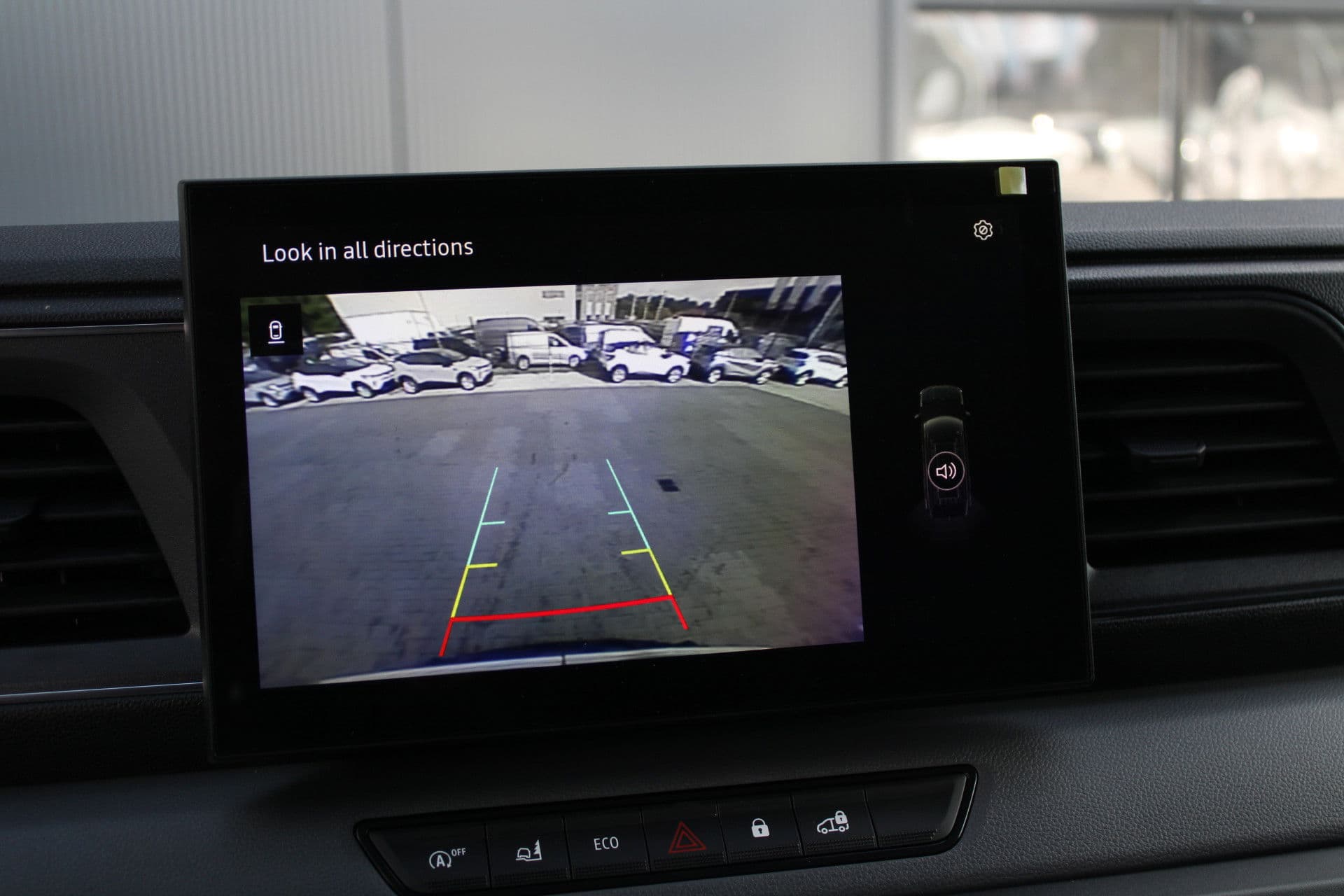 Renault Master T35 2.0 dCi 170pk L2H2 Extra - 2x Schuifdeur - Navigatie - Blind Spot - Camera - Stoelverwarming - Verwarmde voorruit - Rijklaar thumbnail 29