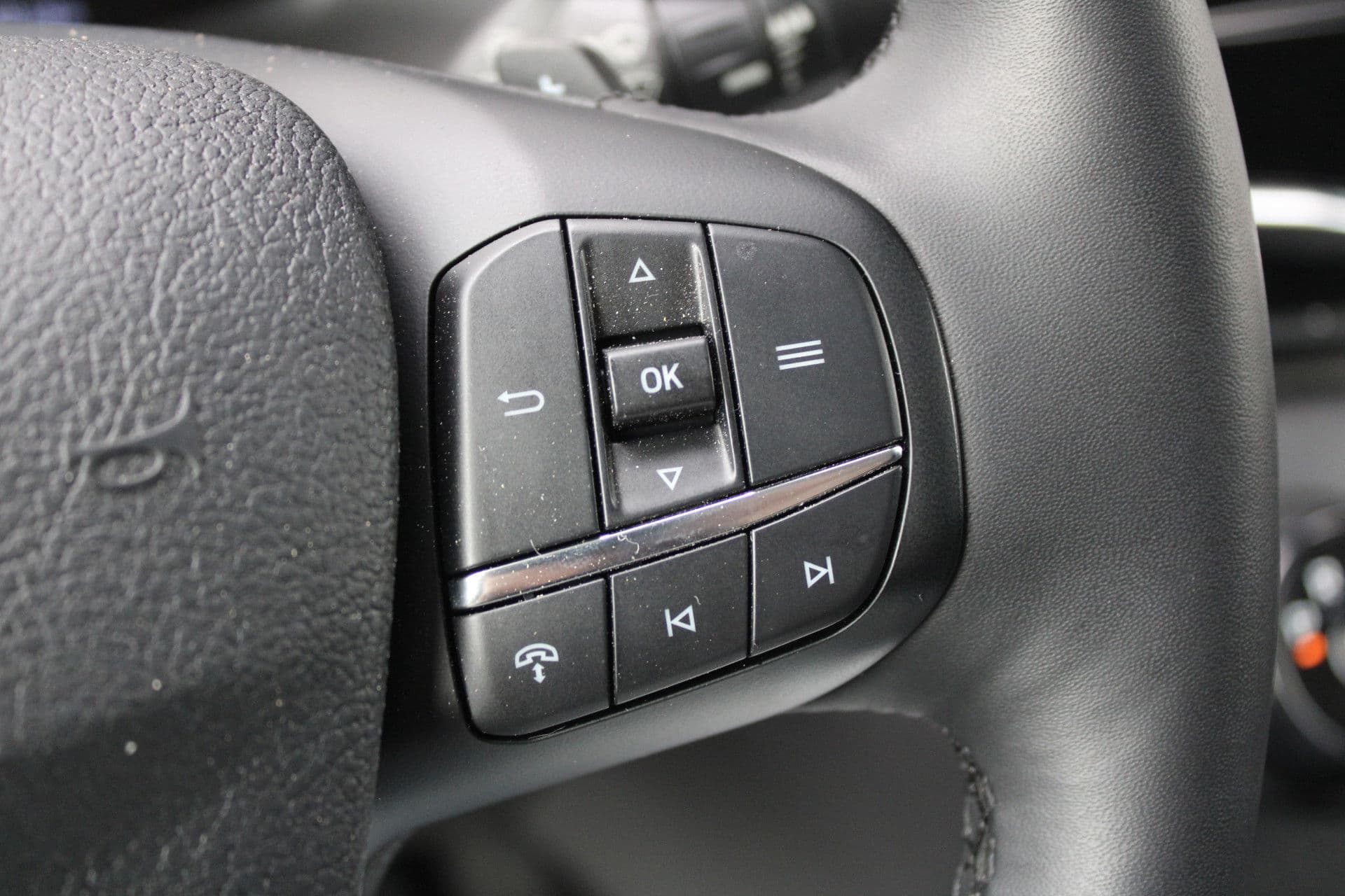 Ford Transit 350 2.0 TDCI L3H2 Limited Raptor 165pk - LUCHTVERING - ACC - Blind Spot - 360 camera - Raptor Grill - Stoel-Stuurverwarming - Trekhaak - Rijklaar thumbnail 15