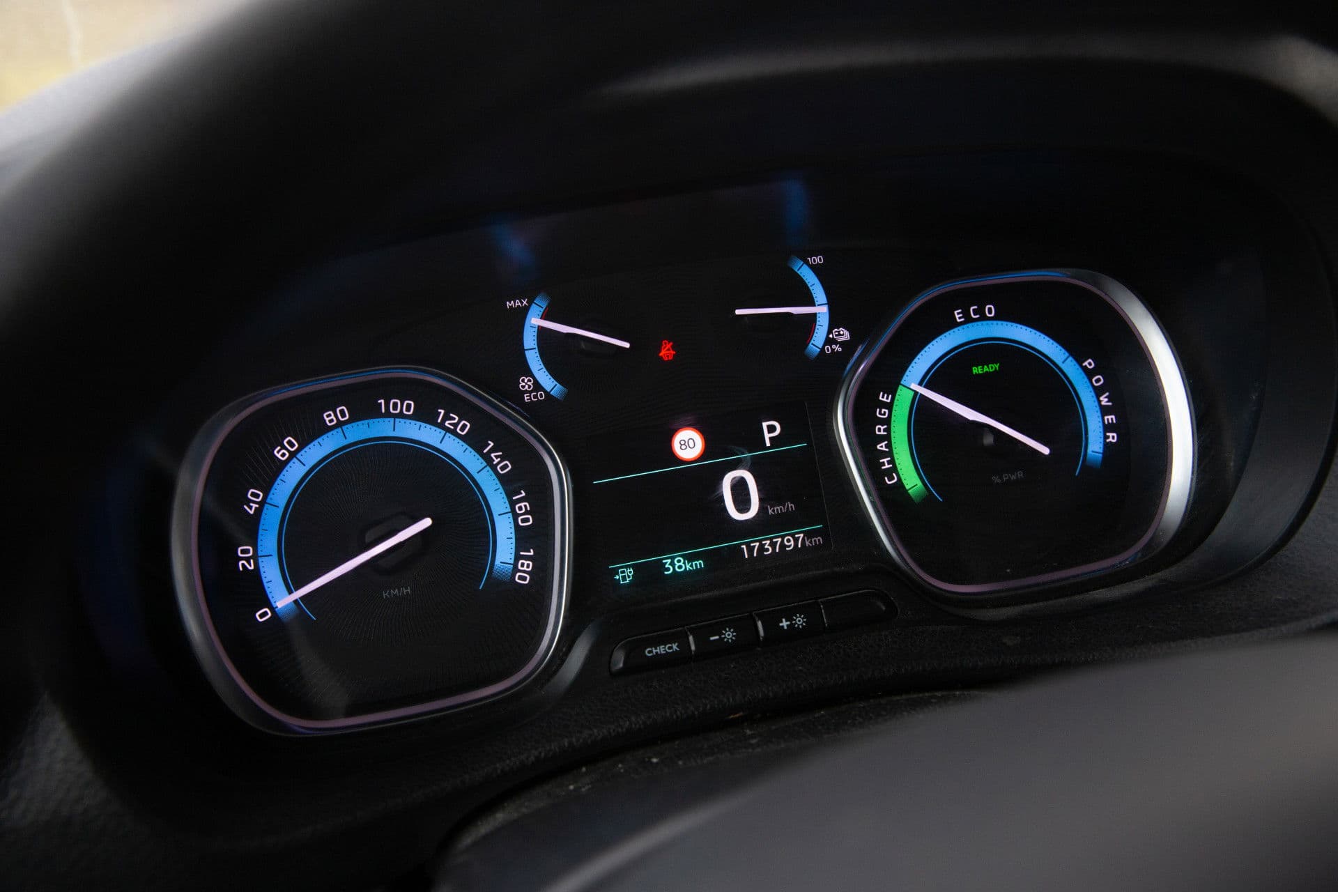 Toyota PROACE Electric Compact Standard Range Navigator , Carplay/Android auto, thumbnail 5