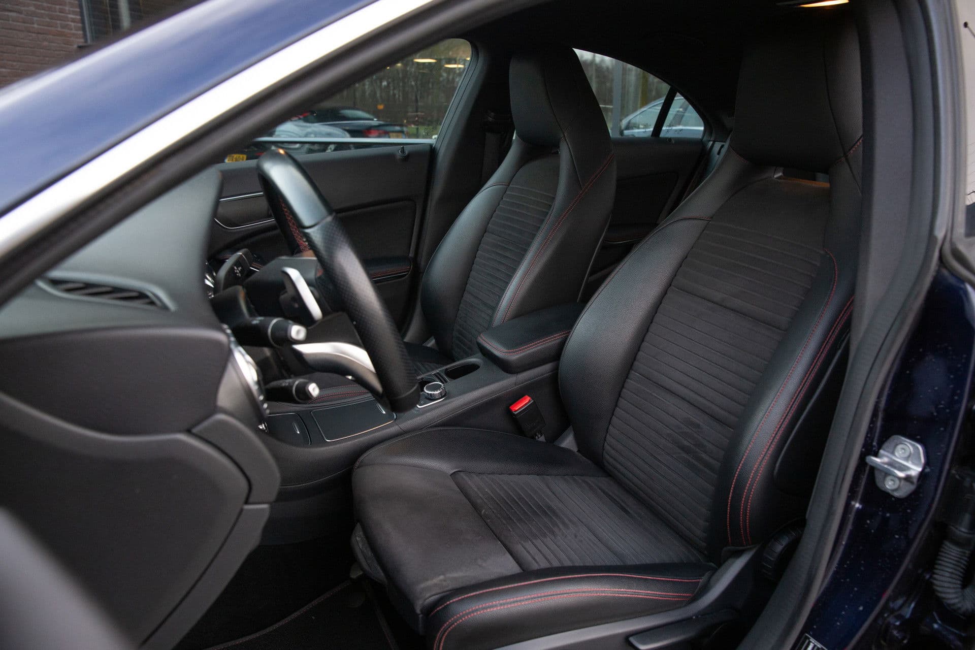 Mercedes-Benz CLA-Klasse 180 Business Solution AMG Upgrade Edition , Achteruitrijcamera, Stoelverwarming, thumbnail 3