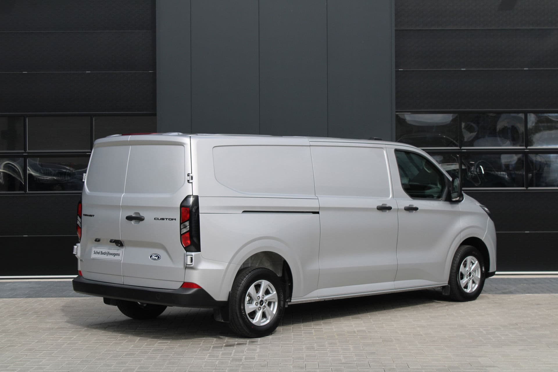 Ford Transit Custom 320 2.5 PHEV L2H1 Trend 232pk - 5 jaar GARANTIE - 2x Schuifdeur - Adaptive Cruise - Blind Spot - Navigatie - Camera - Verwarmd Stuur - Rijklaar thumbnail 6