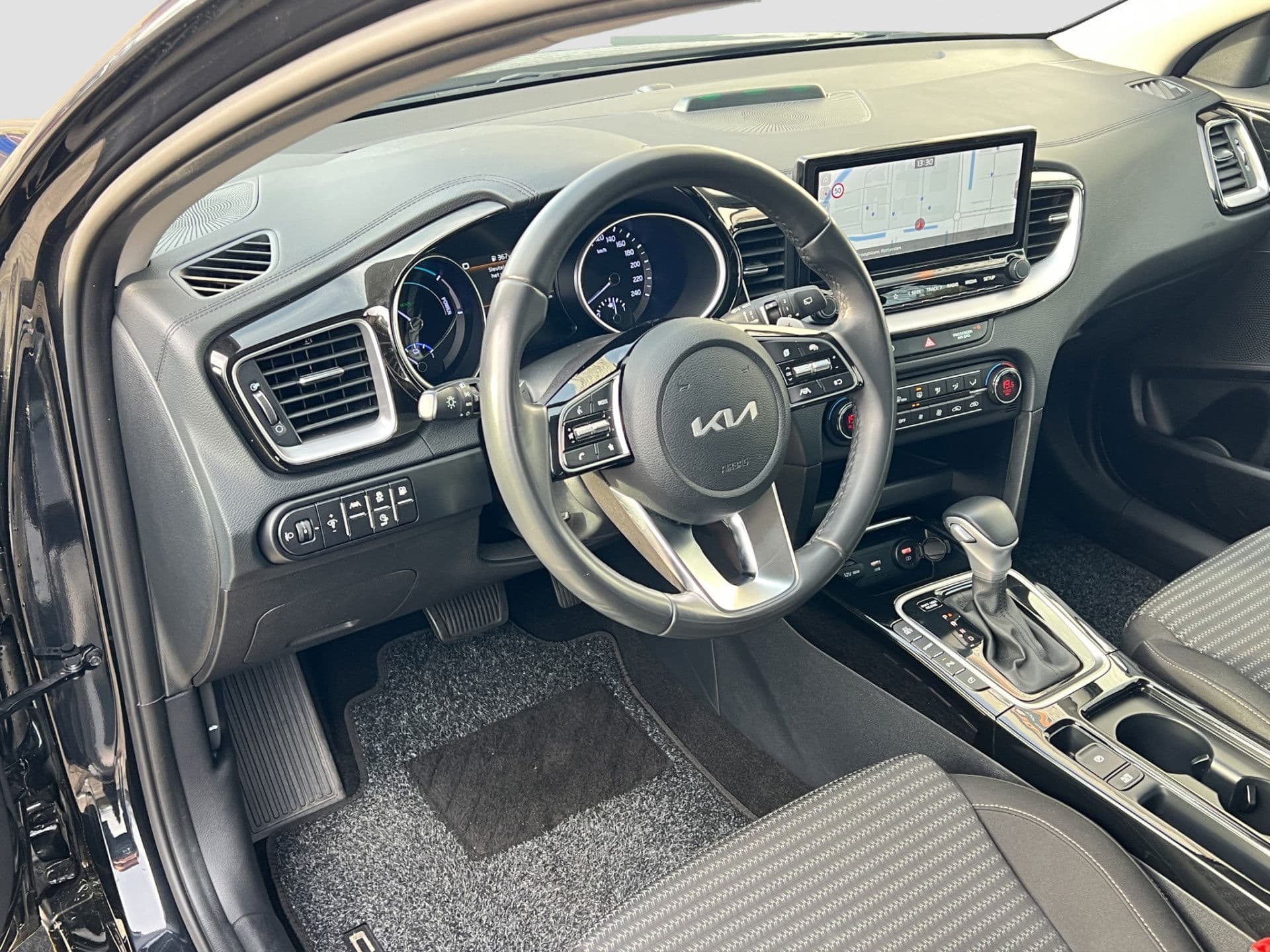 Kia Ceed Sportswagon 1.6 GDI PHEV DynamicPlusLine | Dodehoek det. | Facelift | Adaptive thumbnail 2