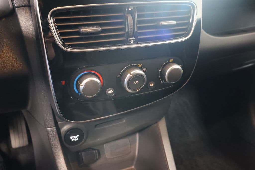 Renault Clio Estate 0.9 TCe Limited | Navi | PDC! thumbnail 17