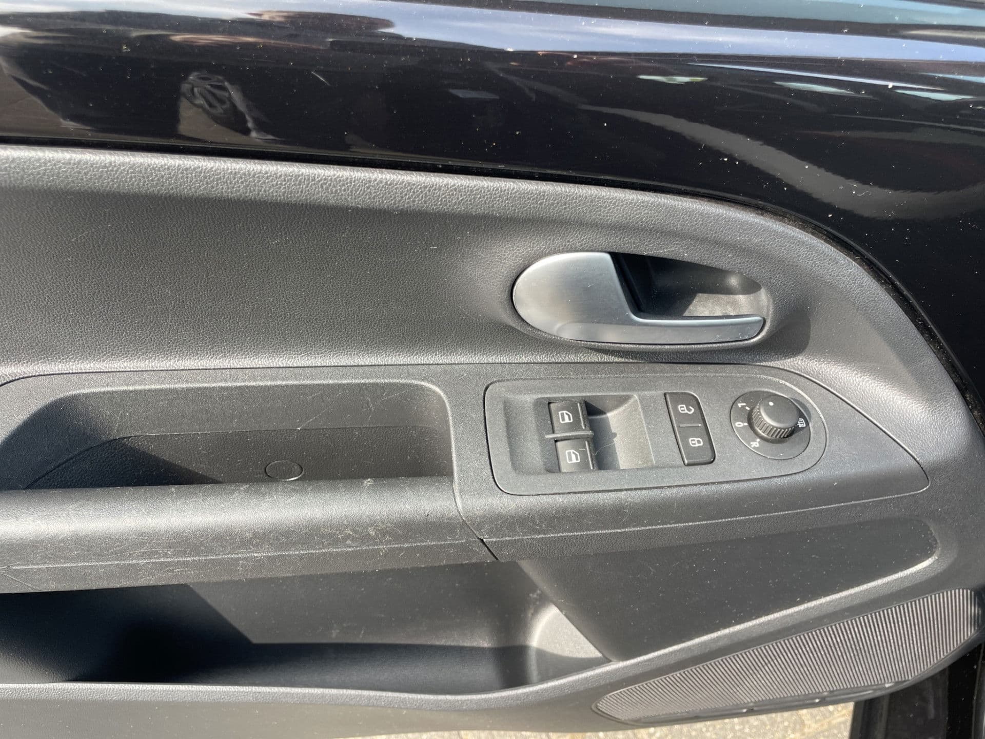 Volkswagen Up! 1.0 BMT high up! | Pano | Cruise | Camera | Leder thumbnail 7