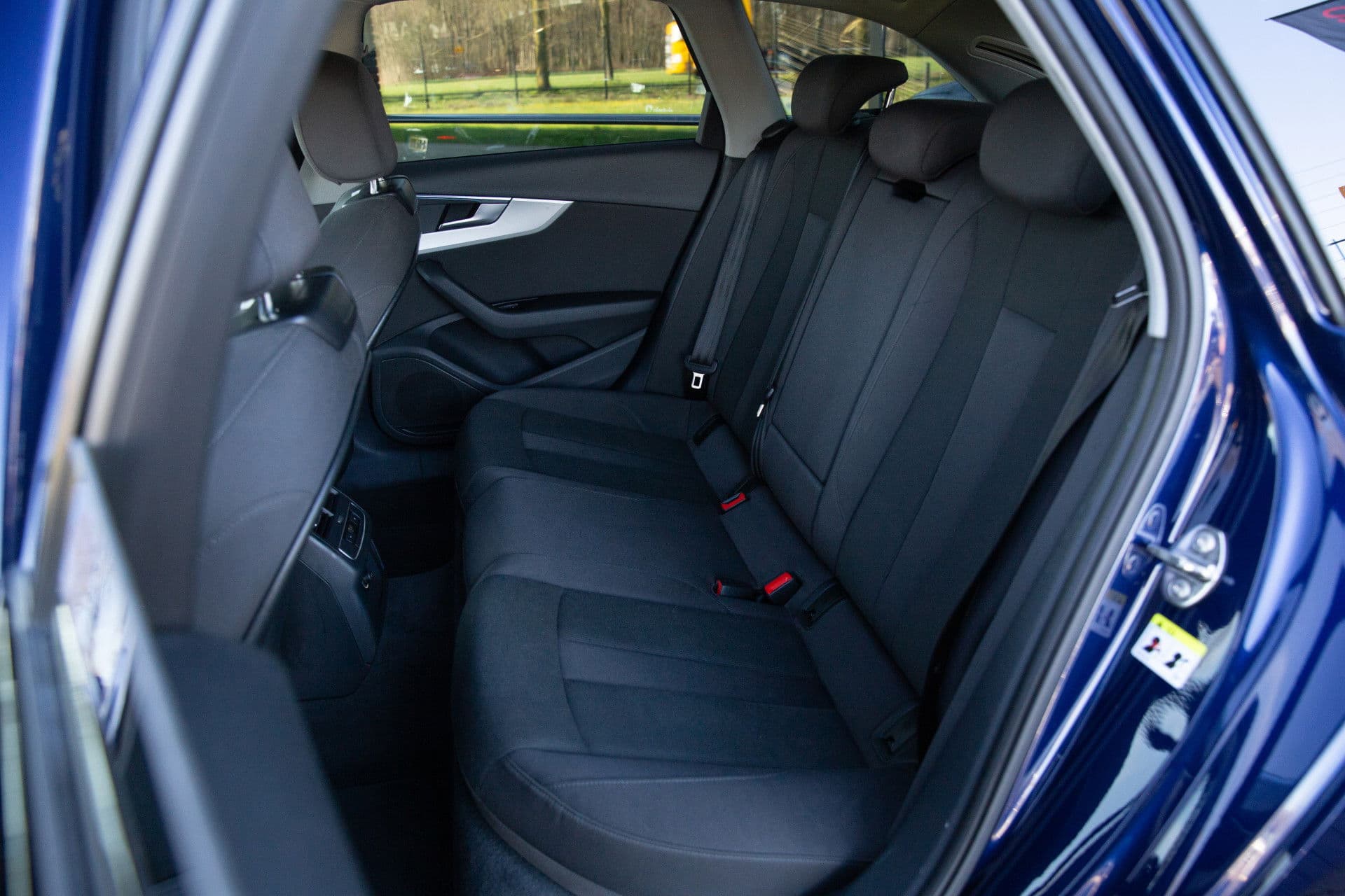 Audi A4 Avant 35 TDI Launch edition S-line , Sportstoelen, Camera, Virtual Cockpit, thumbnail 10