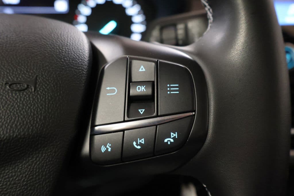 Ford Fiesta 1.0 EcoBoost Hybrid Titanium thumbnail 18